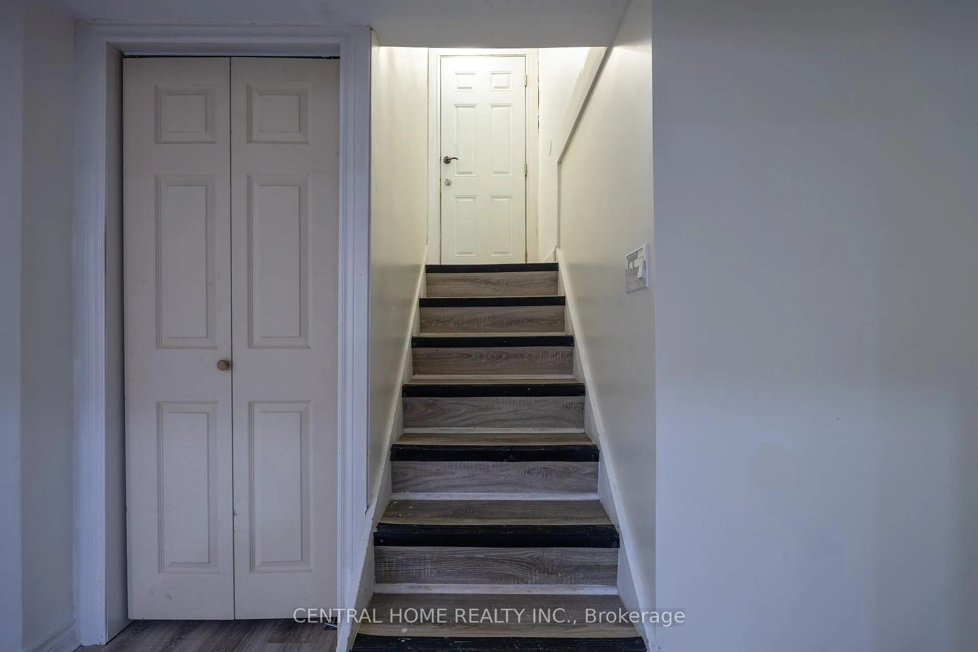 Photo 19 of 1650 King Street E, Hamilton, Delta — HOMEH
