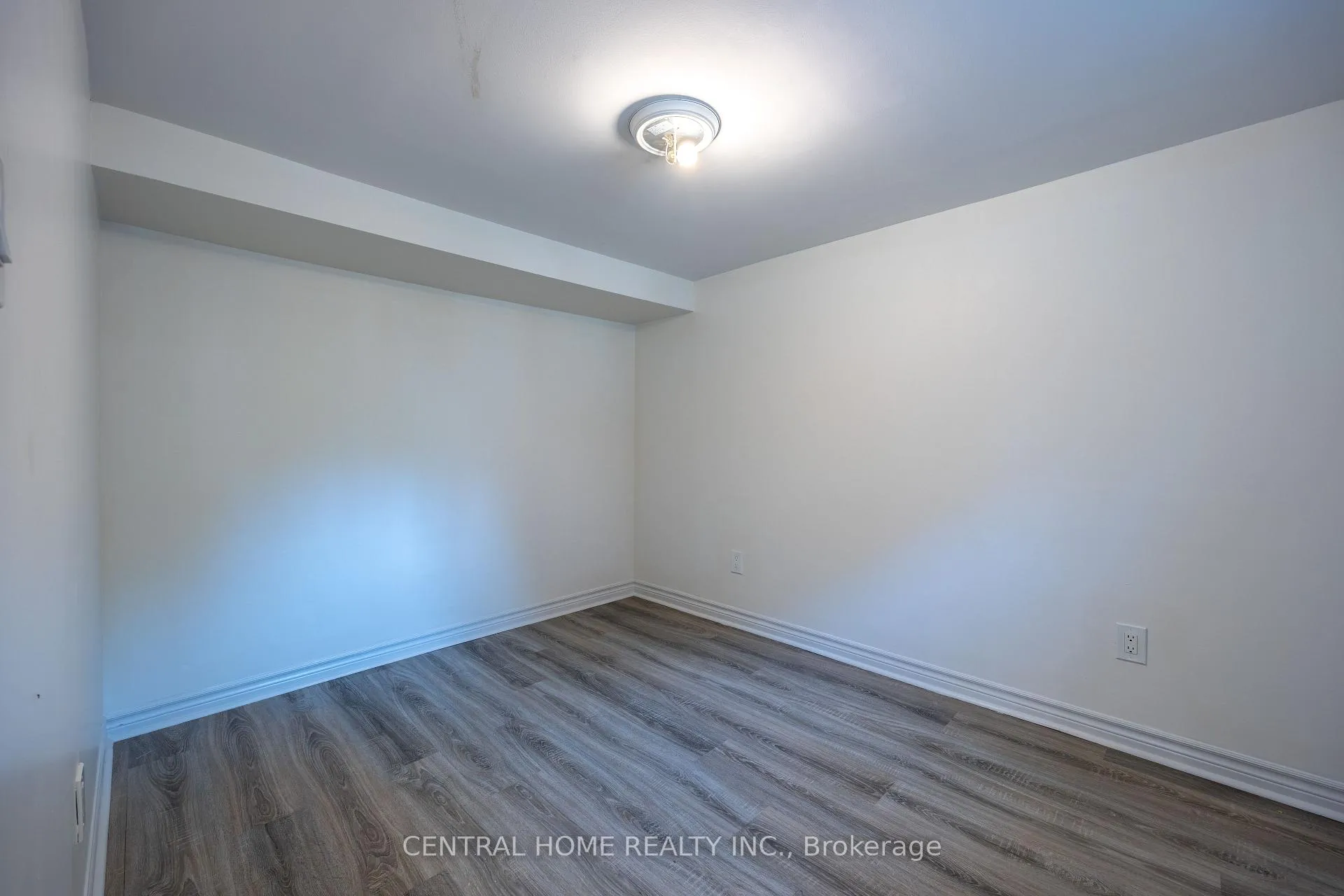 Photo 25 of 1650 King Street E, Hamilton, Delta — HOMEH