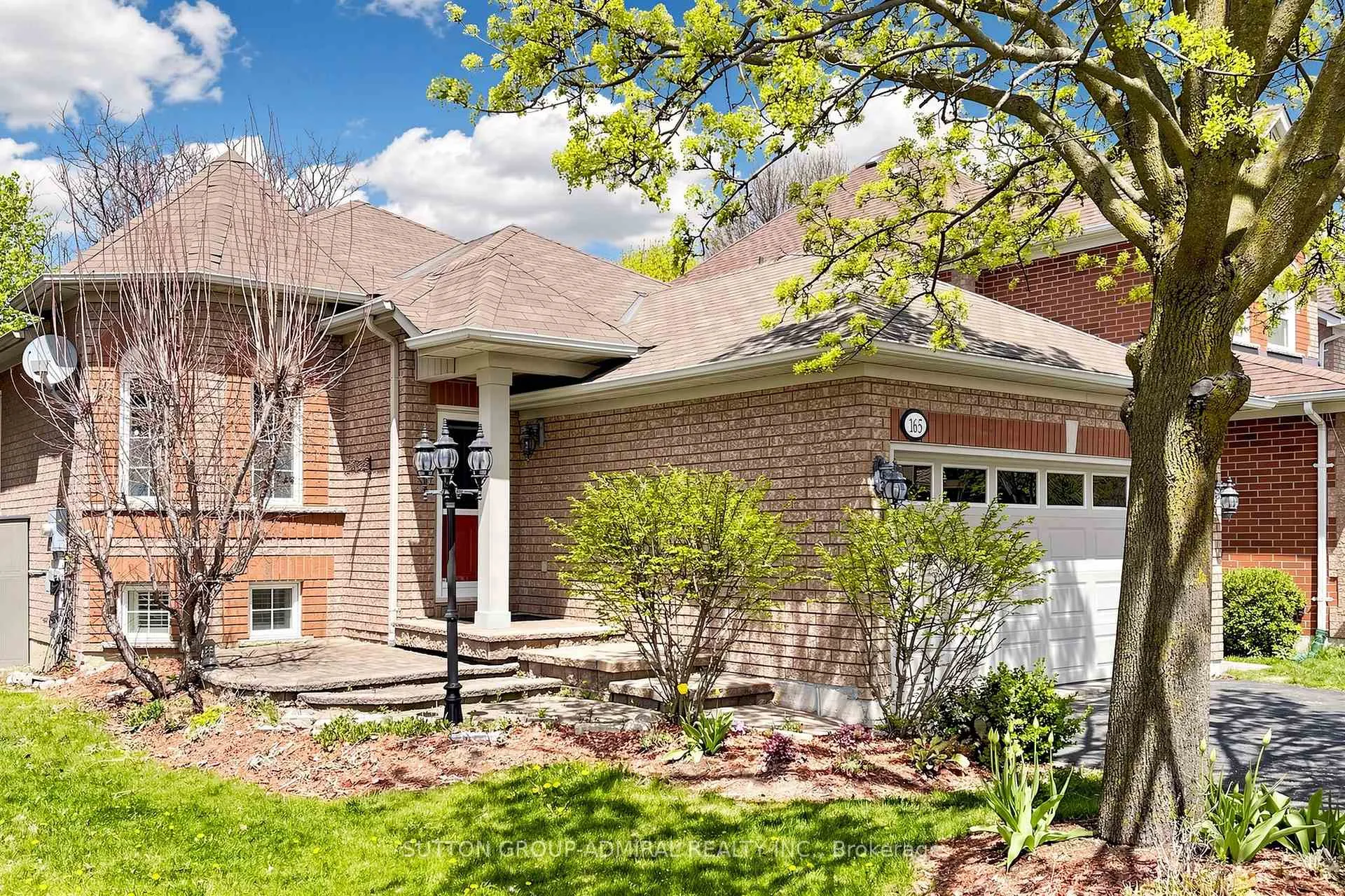 Photo 2 of 165 Clearmeadow Boulevard, Newmarket, Summerhill Estates — HOMEH
