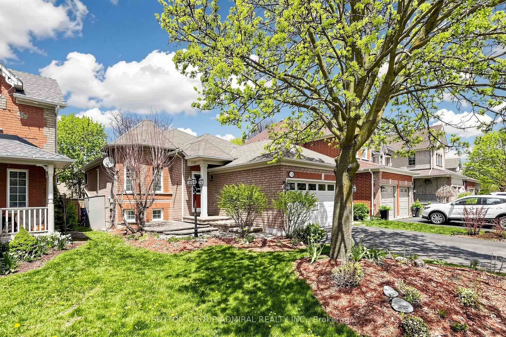 Photo 3 of 165 Clearmeadow Boulevard, Newmarket, Summerhill Estates — HOMEH