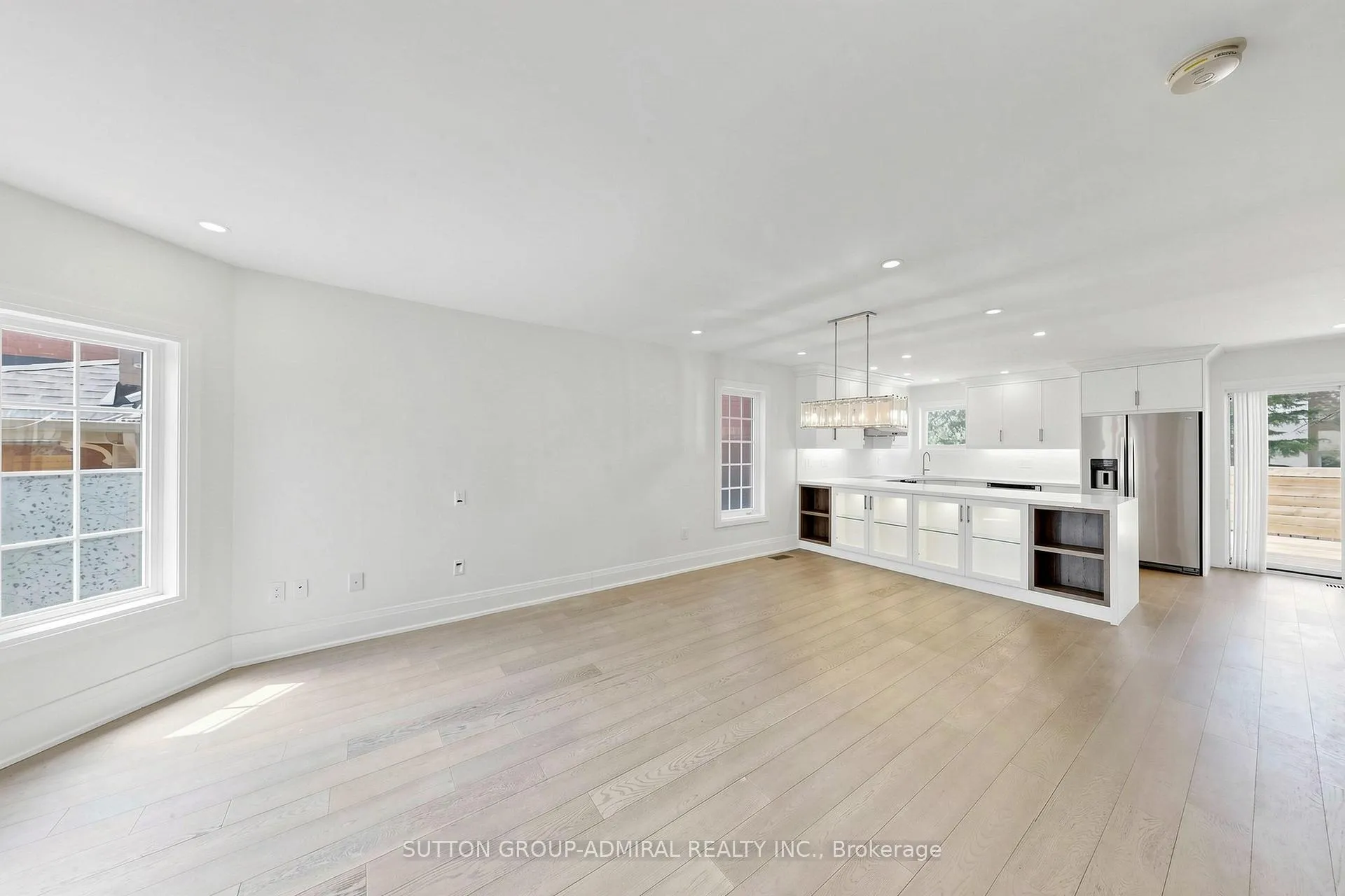 Photo 6 of 165 Clearmeadow Boulevard, Newmarket, Summerhill Estates — HOMEH
