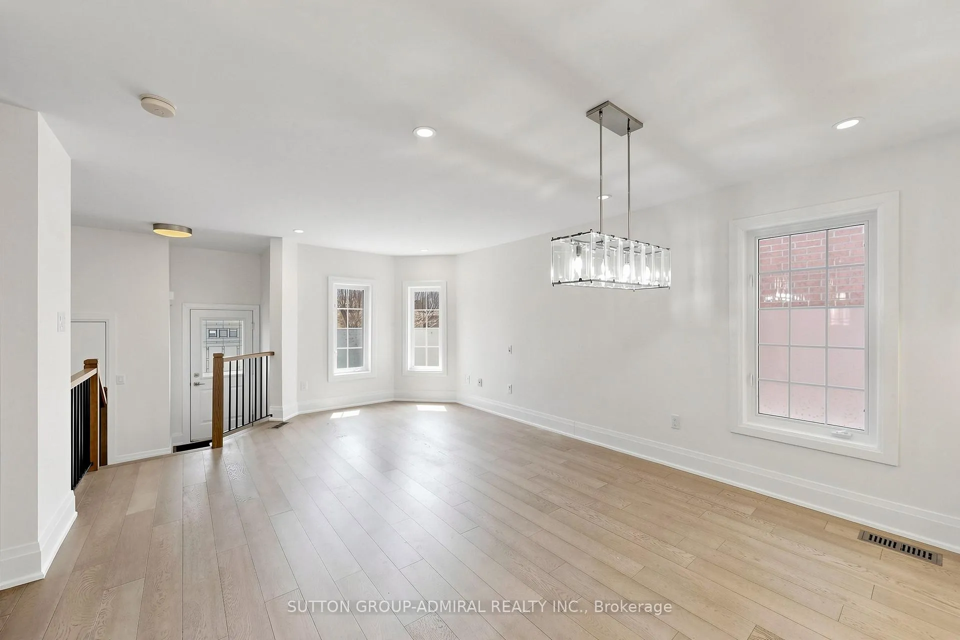 Photo 7 of 165 Clearmeadow Boulevard, Newmarket, Summerhill Estates — HOMEH