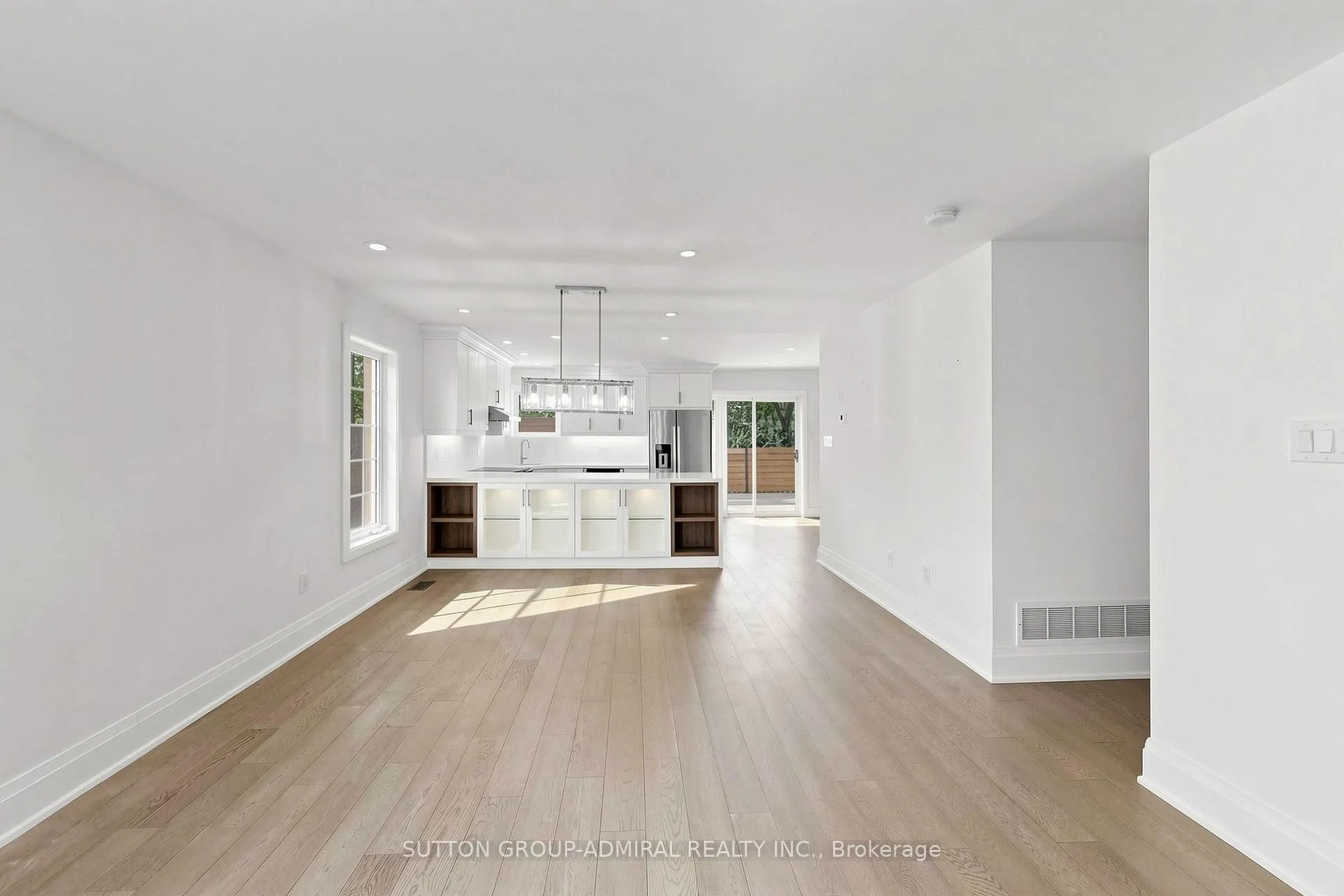 Photo 10 of 165 Clearmeadow Boulevard, Newmarket, Summerhill Estates — HOMEH