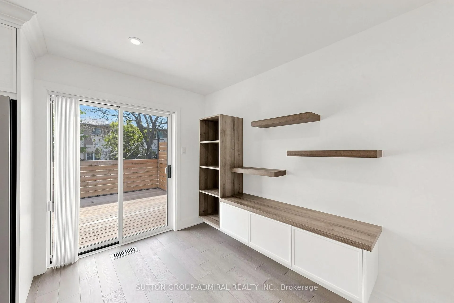 Photo 13 of 165 Clearmeadow Boulevard, Newmarket, Summerhill Estates — HOMEH