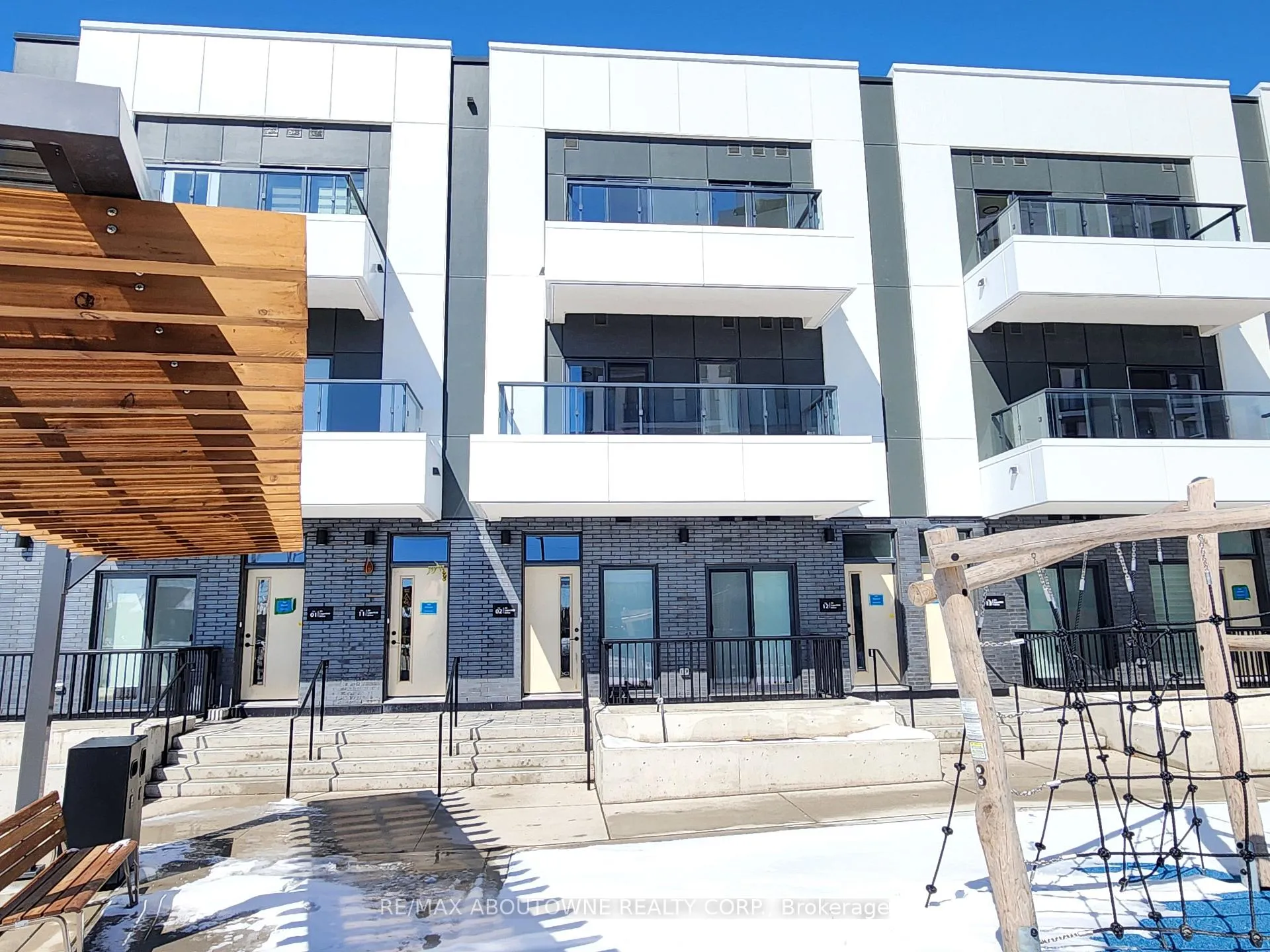 Photo 3 of Unit 12, 20 Lagerfeld Drive, Brampton, Northwest Brampton — HOMEH