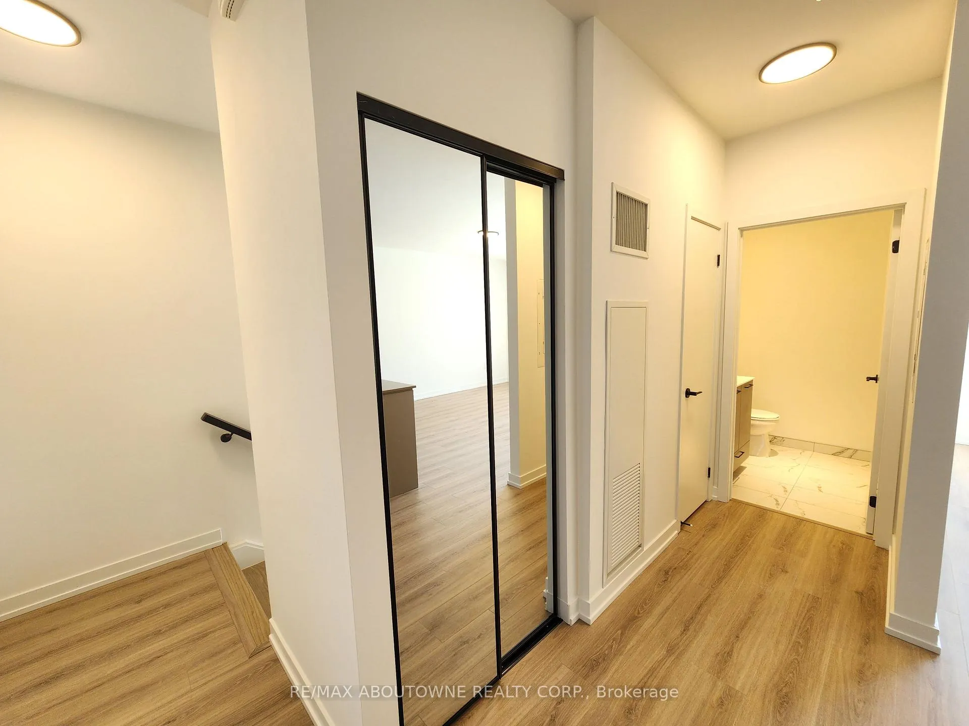 Photo 5 of Unit 12, 20 Lagerfeld Drive, Brampton, Northwest Brampton — HOMEH