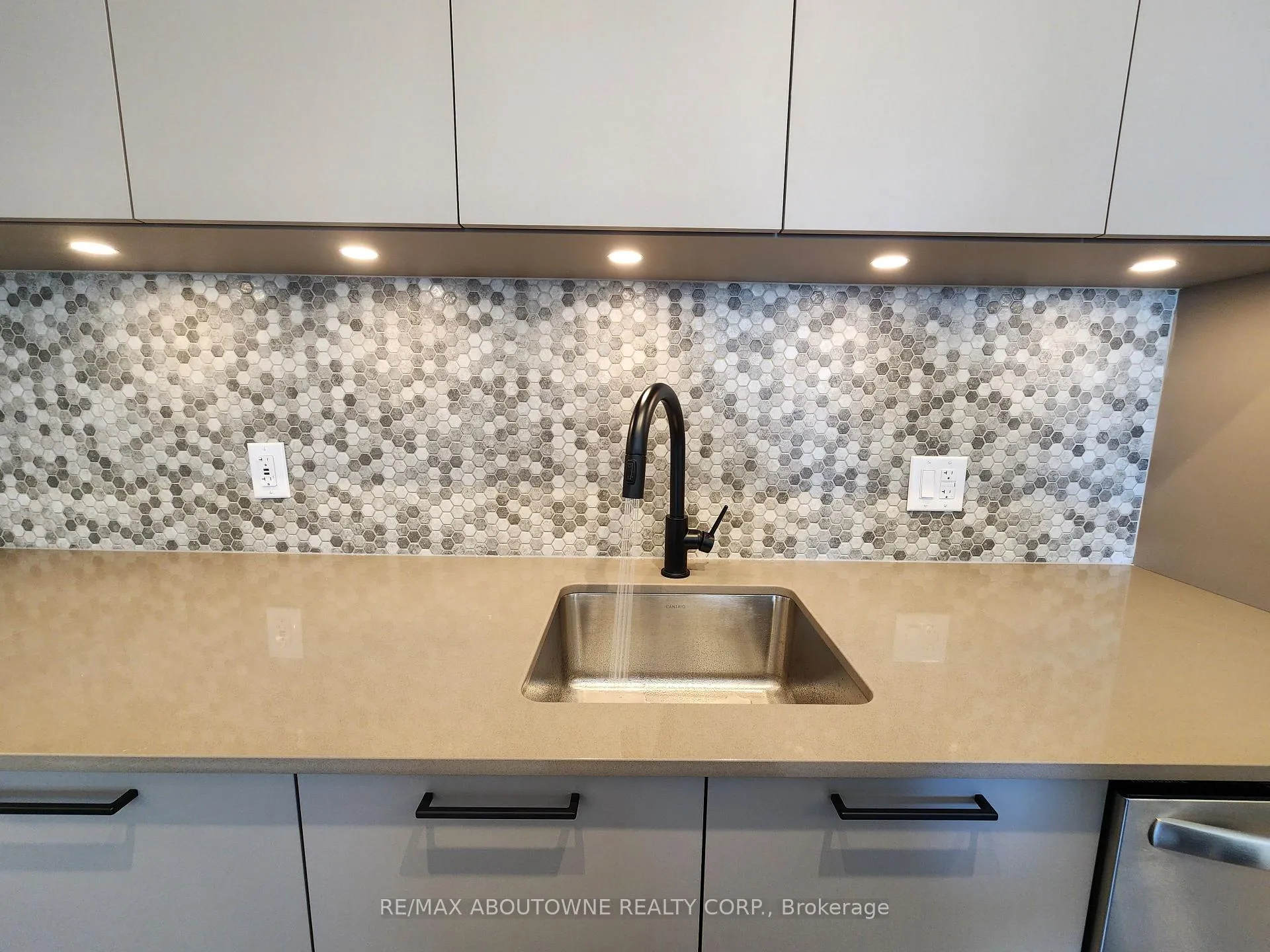 Photo 13 of Unit 12, 20 Lagerfeld Drive, Brampton, Northwest Brampton — HOMEH