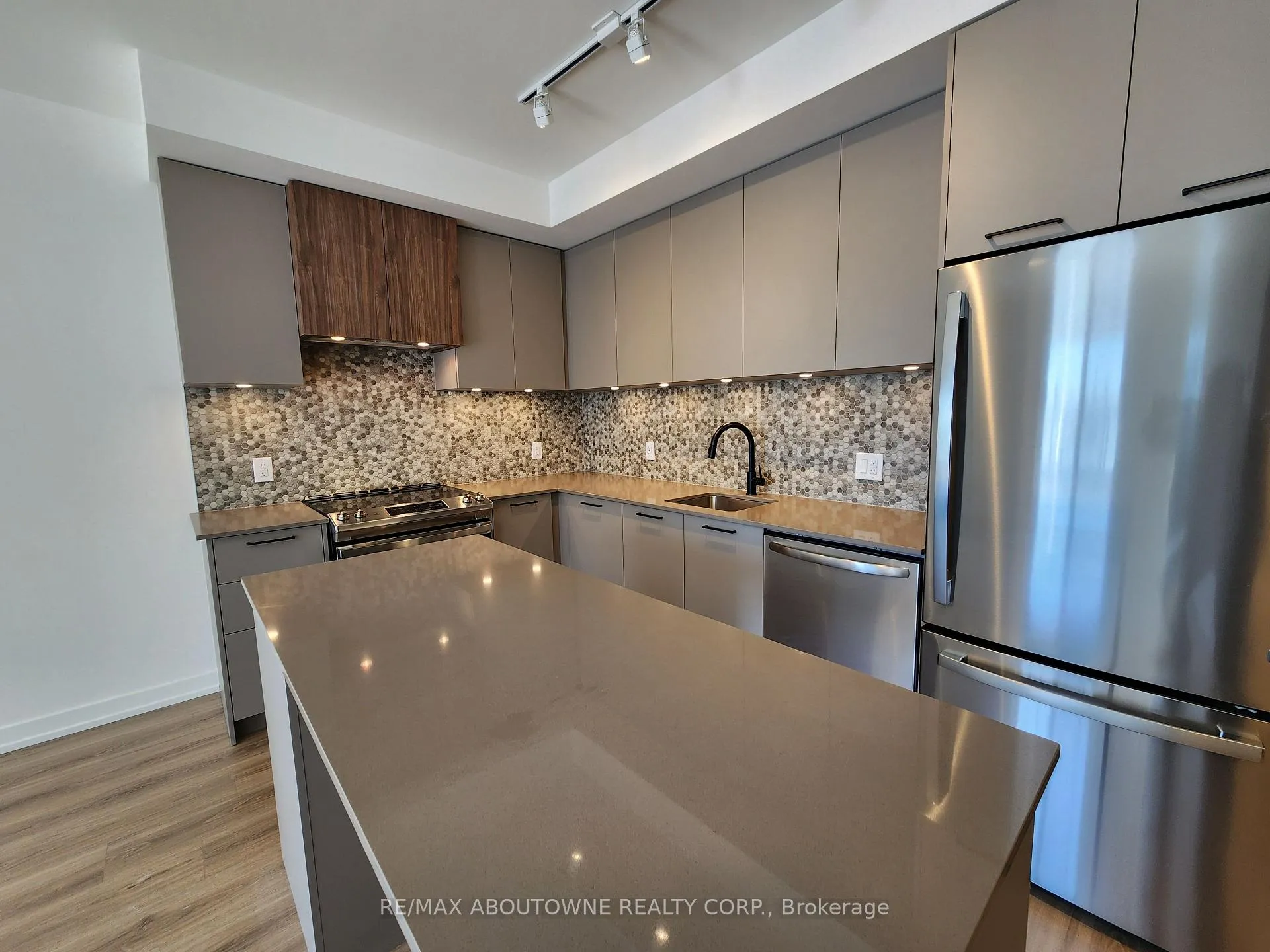 Photo 14 of Unit 12, 20 Lagerfeld Drive, Brampton, Northwest Brampton — HOMEH