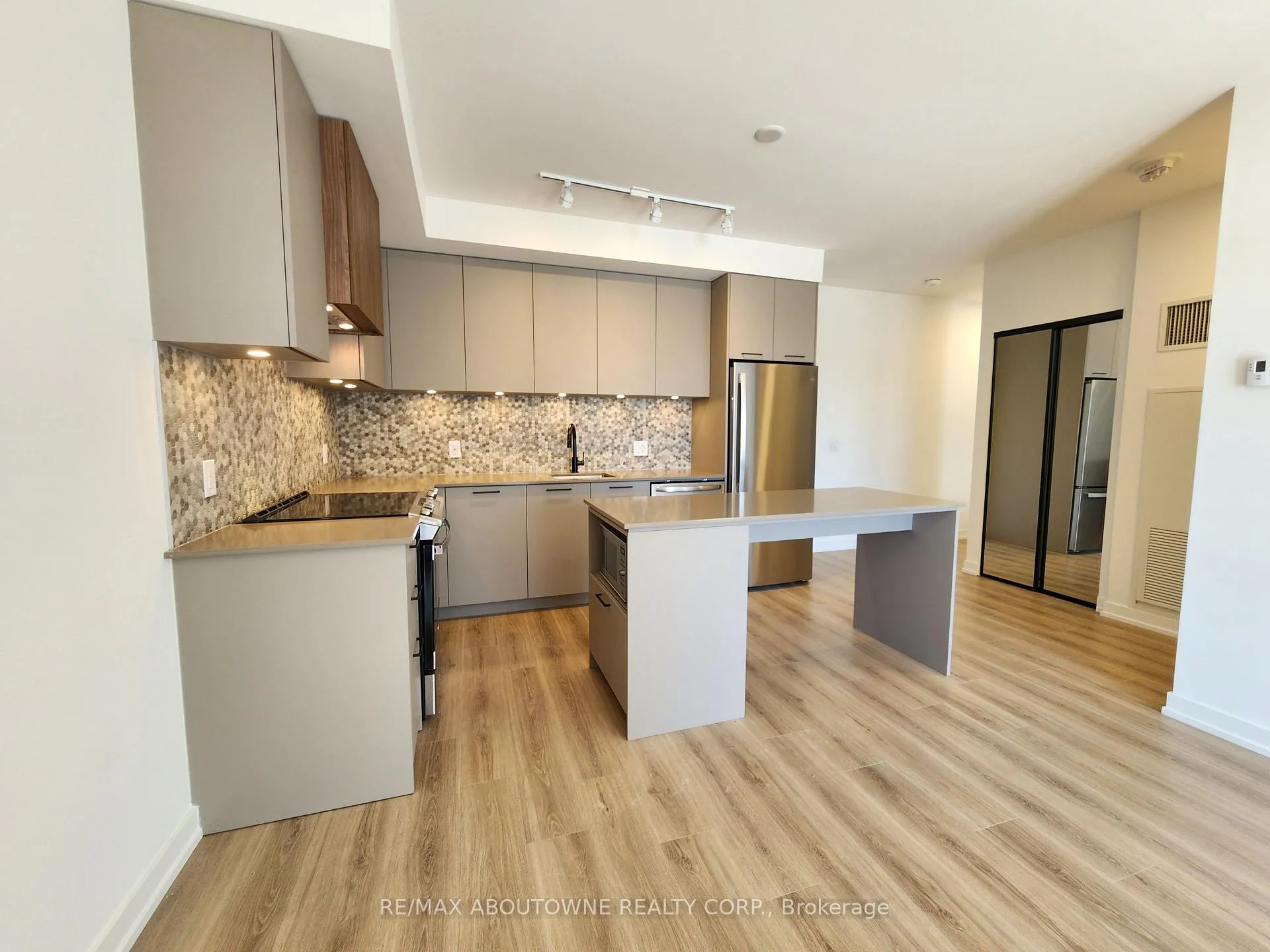 Photo 15 of Unit 12, 20 Lagerfeld Drive, Brampton, Northwest Brampton — HOMEH