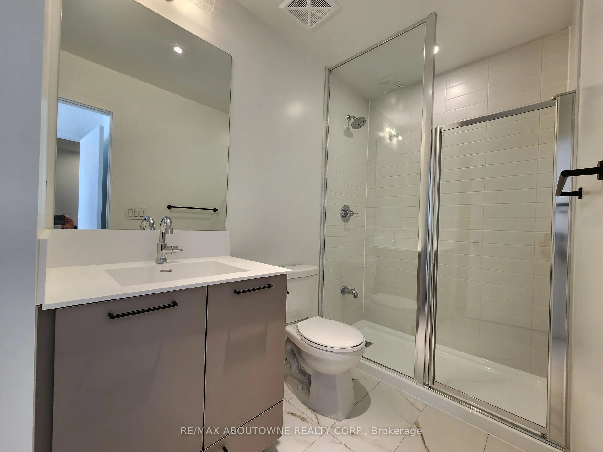 Photo 22 of Unit 12, 20 Lagerfeld Drive, Brampton, Northwest Brampton — HOMEH