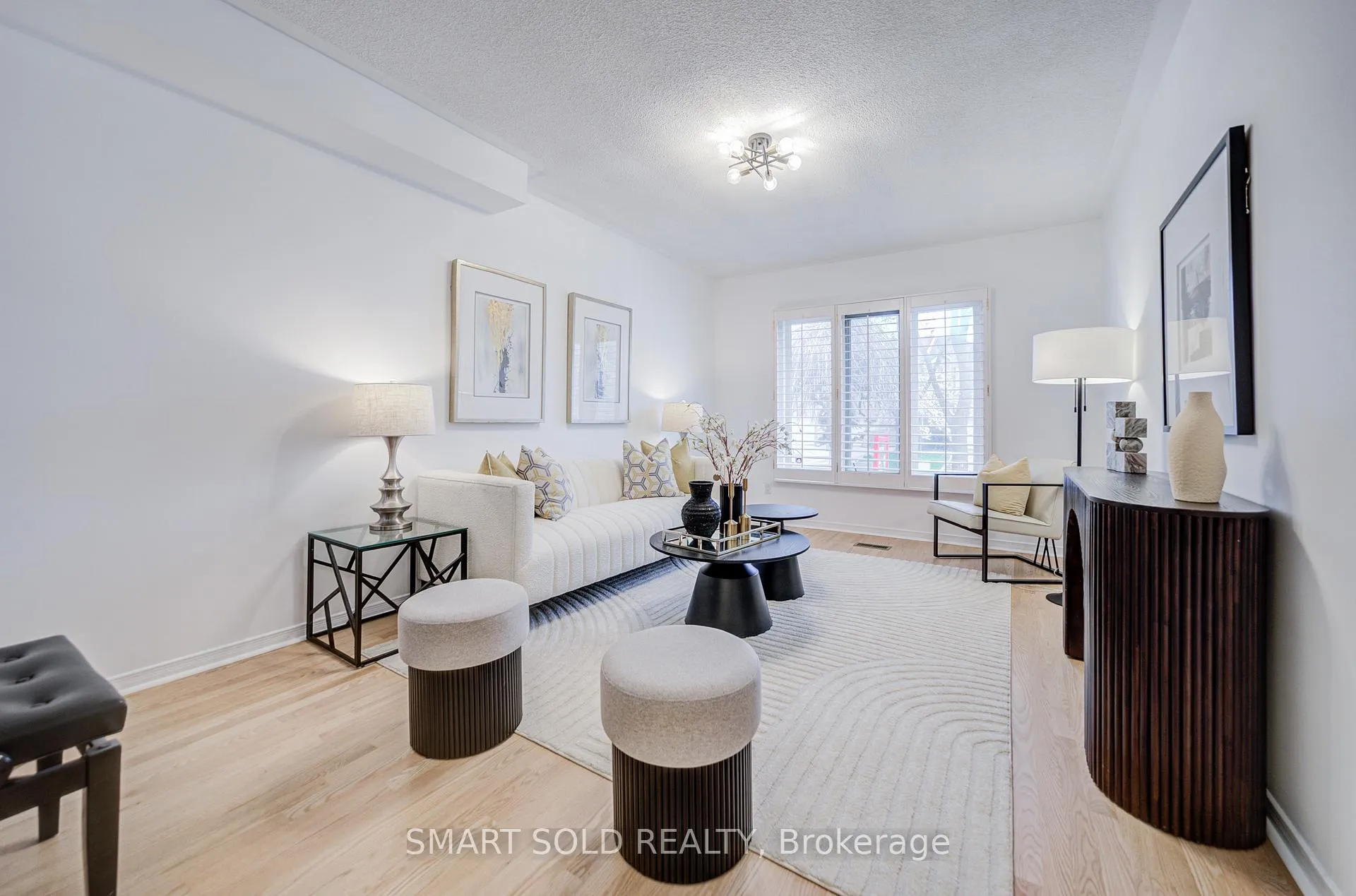Photo 3 of 123 Thornway Avenue, Vaughan, Brownridge — HOMEH