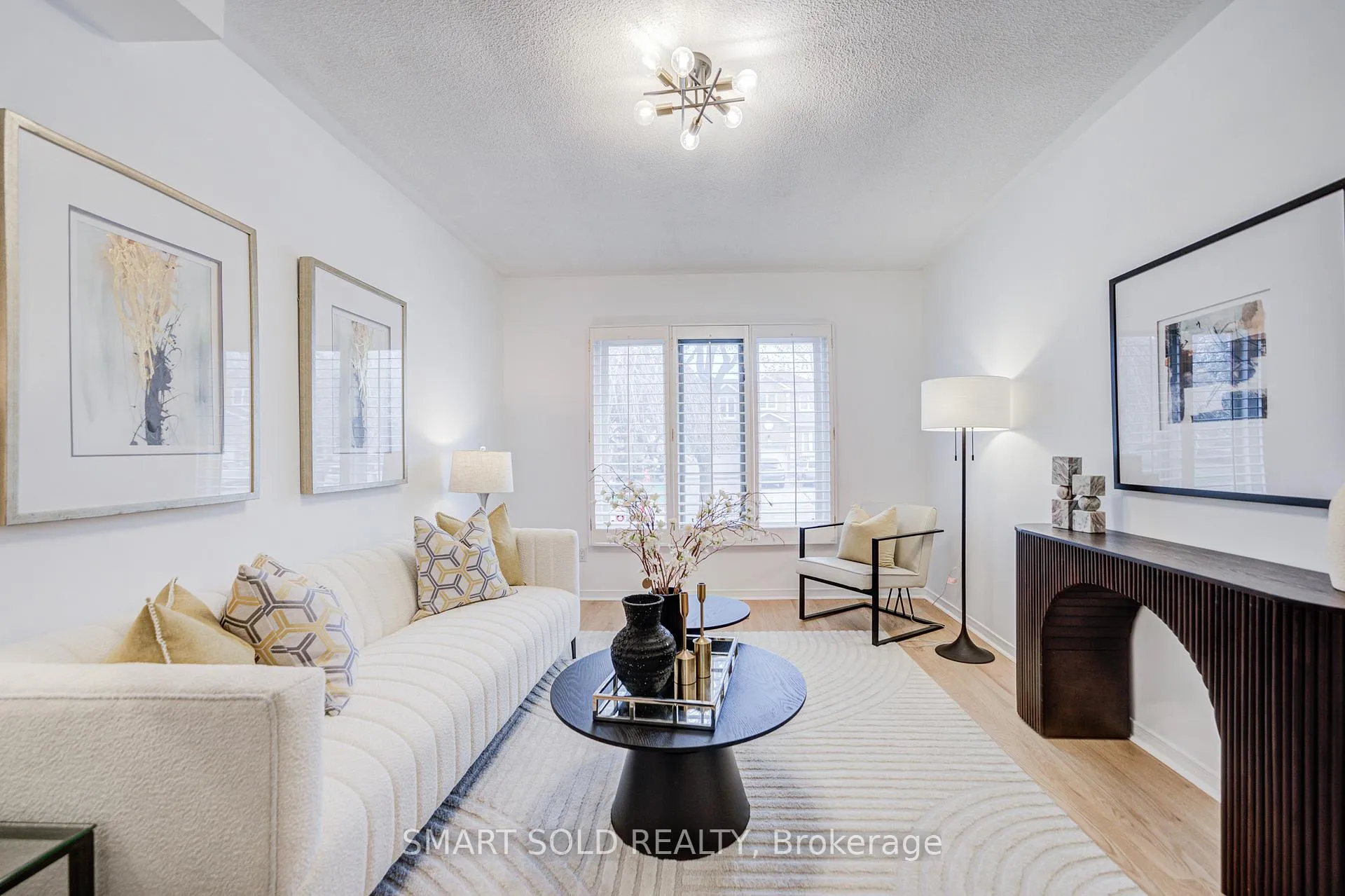 Photo 4 of 123 Thornway Avenue, Vaughan, Brownridge — HOMEH