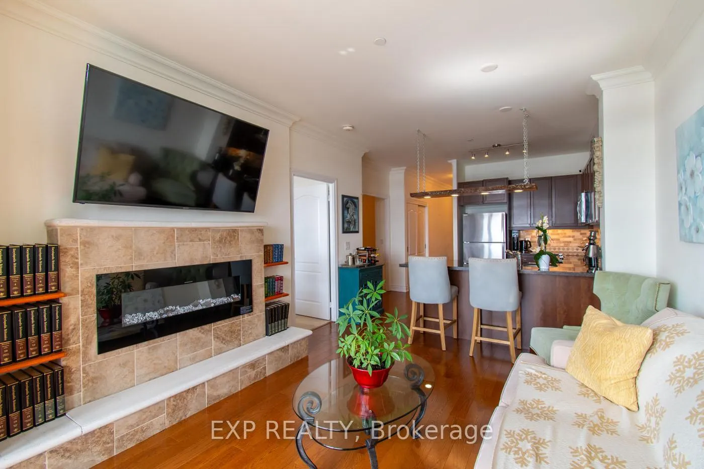 Photo 10 of Unit 401, 90 Orchard Point Road, Orillia — HOMEH