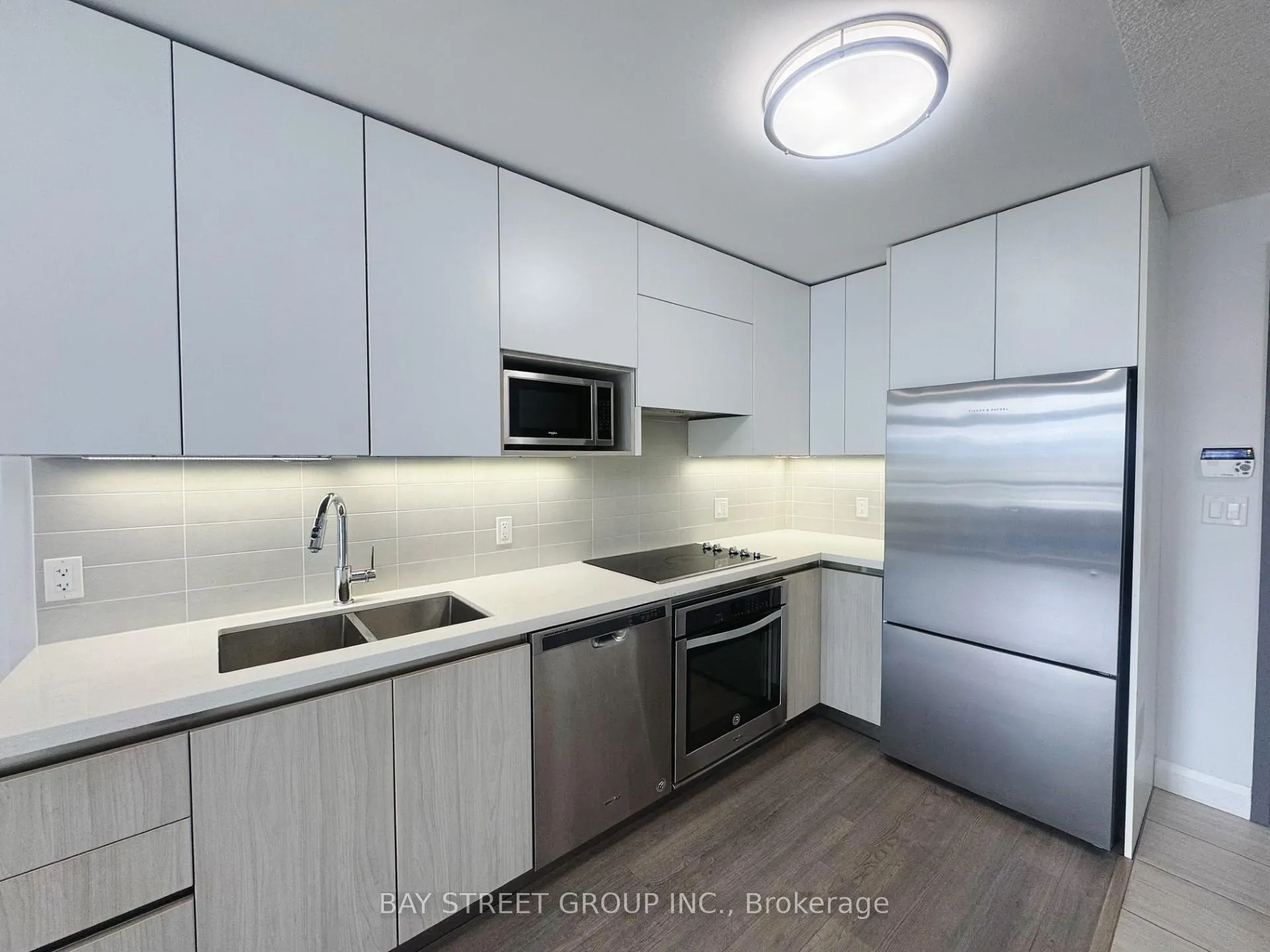 Photo 4 of Unit 702, 15 Water Walk Drive, Markham, Unionville — HOMEH