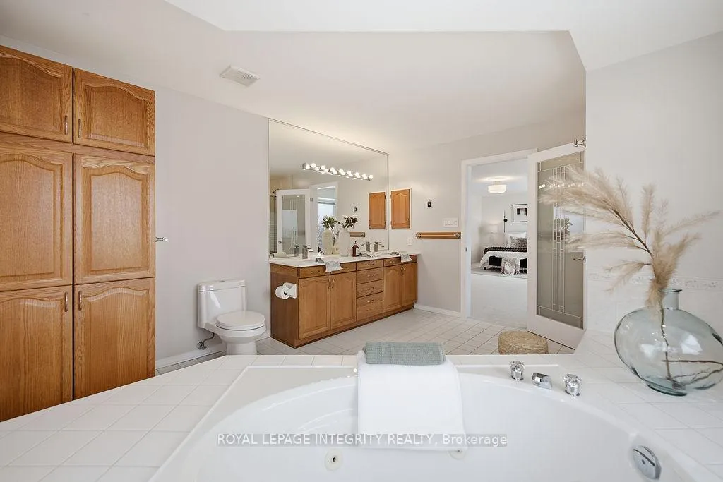Photo 34 of 50 Rosenfeld Crescent W, Ottawa, Kanata - Kanata Lakes/Heritage Hills — HOMEH