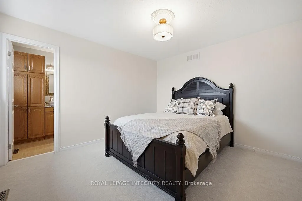 Photo 39 of 50 Rosenfeld Crescent W, Ottawa, Kanata - Kanata Lakes/Heritage Hills — HOMEH