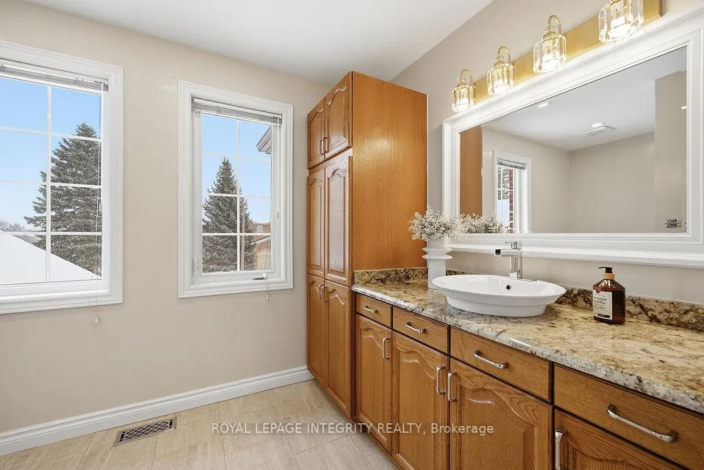 Photo 40 of 50 Rosenfeld Crescent W, Ottawa, Kanata - Kanata Lakes/Heritage Hills — HOMEH