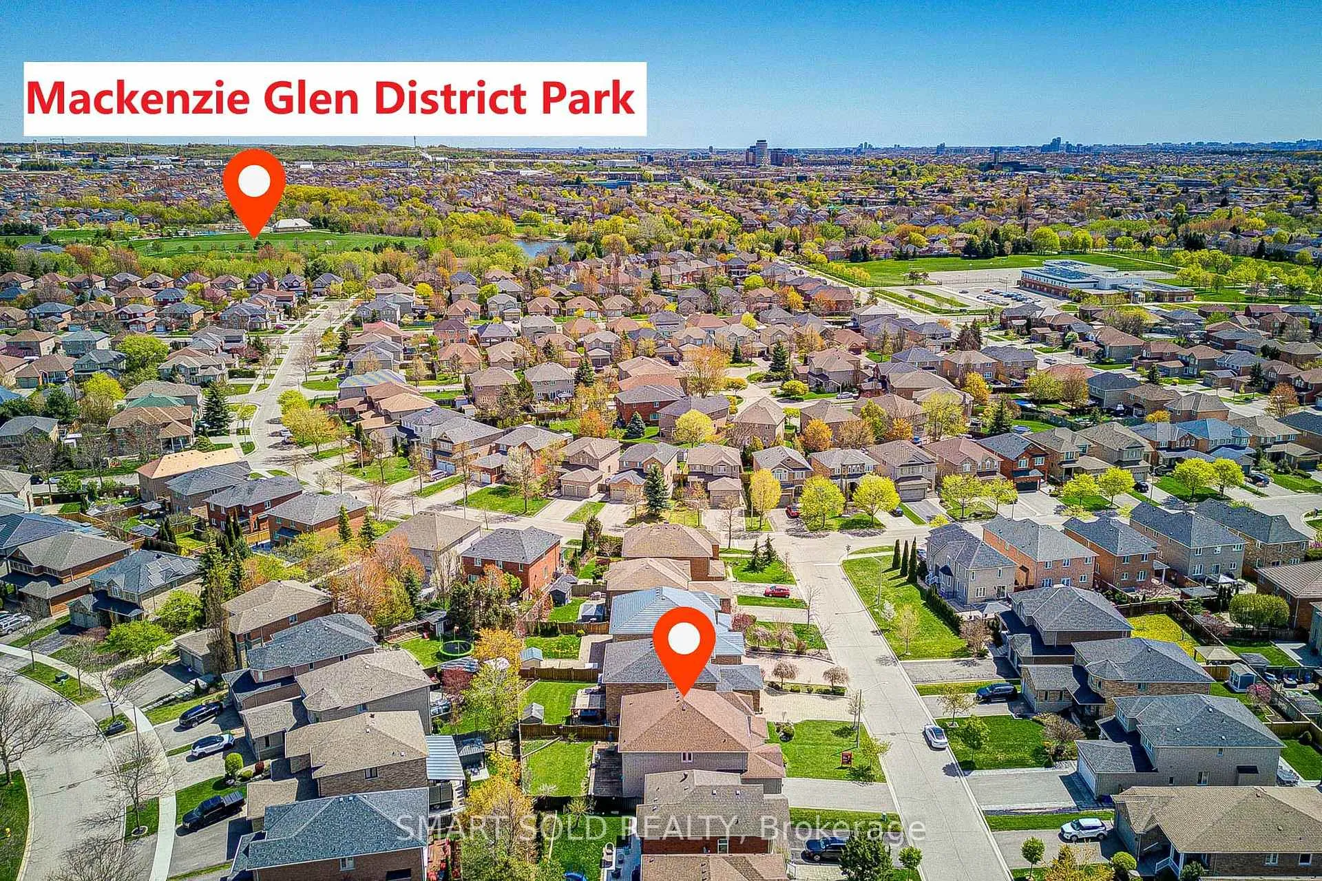Photo 2 of 22 Beaton Avenue, Vaughan, Maple — HOMEH