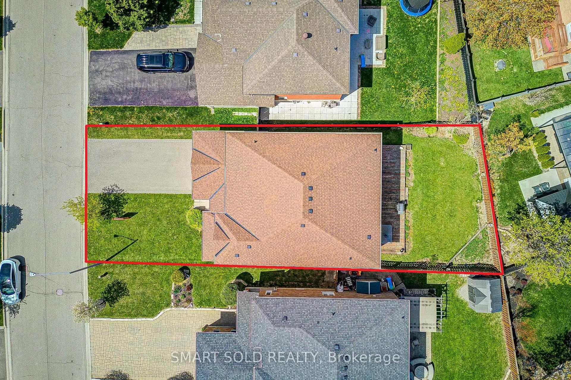 Photo 5 of 22 Beaton Avenue, Vaughan, Maple — HOMEH