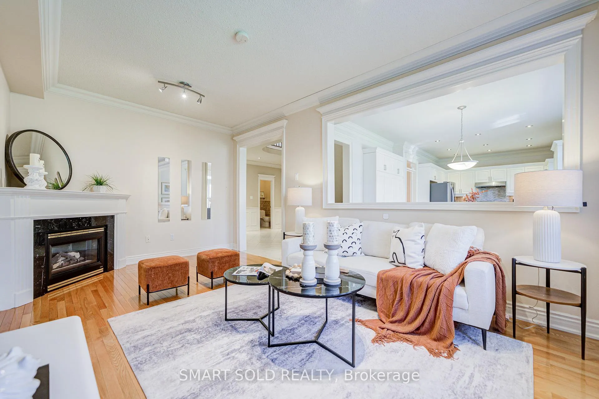 Photo 8 of 22 Beaton Avenue, Vaughan, Maple — HOMEH