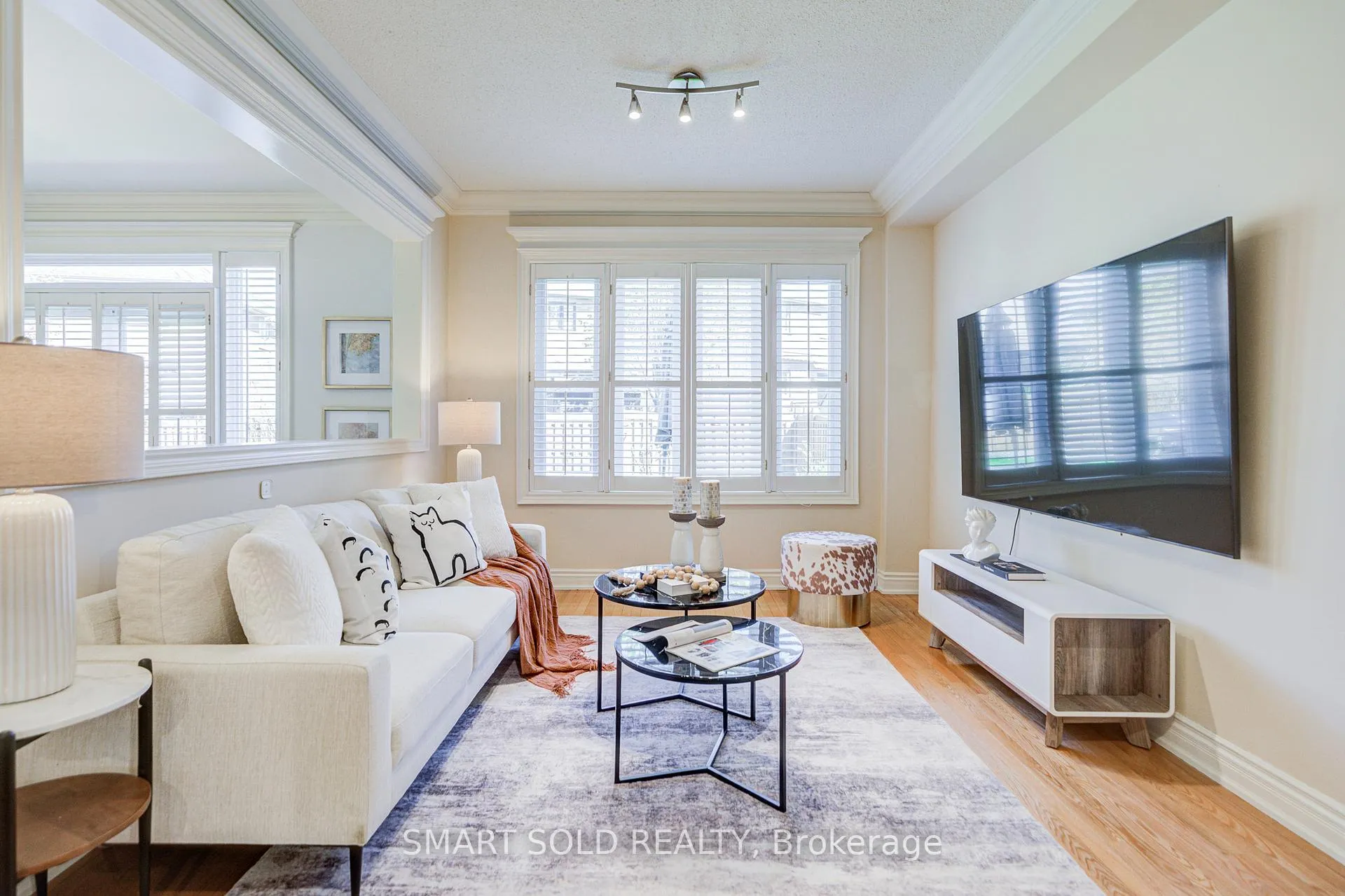 Photo 9 of 22 Beaton Avenue, Vaughan, Maple — HOMEH