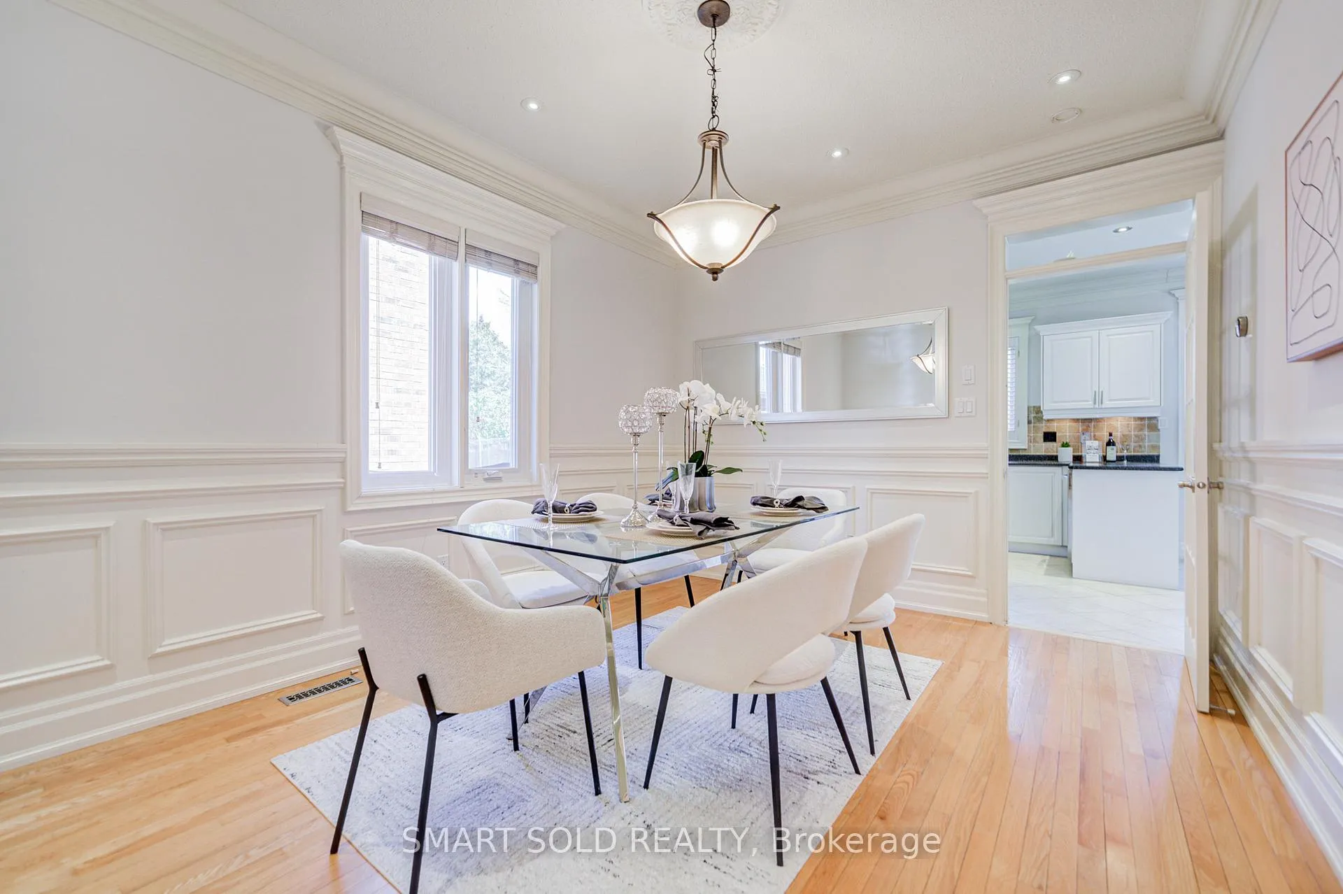 Photo 10 of 22 Beaton Avenue, Vaughan, Maple — HOMEH