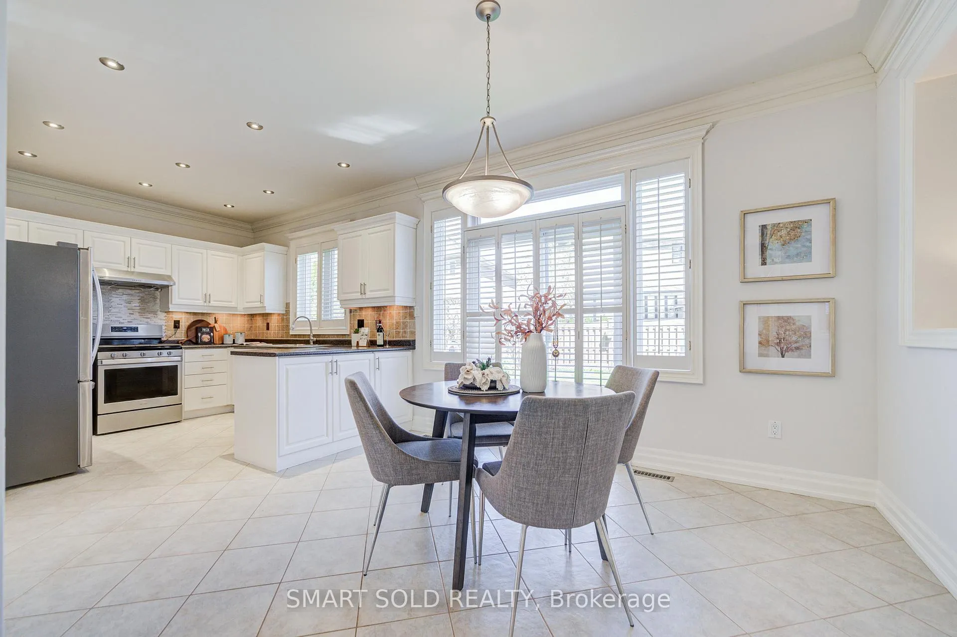 Photo 13 of 22 Beaton Avenue, Vaughan, Maple — HOMEH