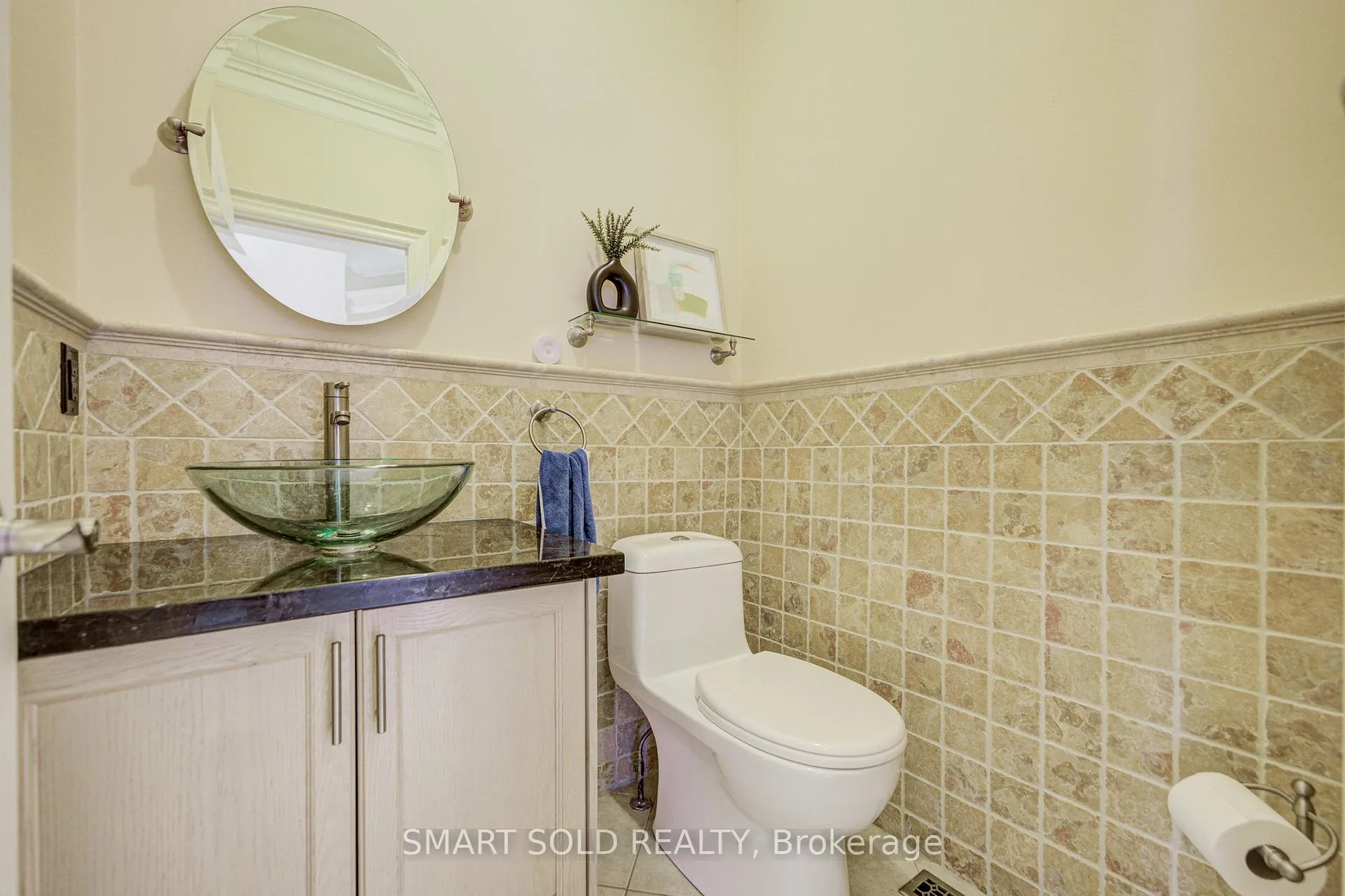 Photo 17 of 22 Beaton Avenue, Vaughan, Maple — HOMEH