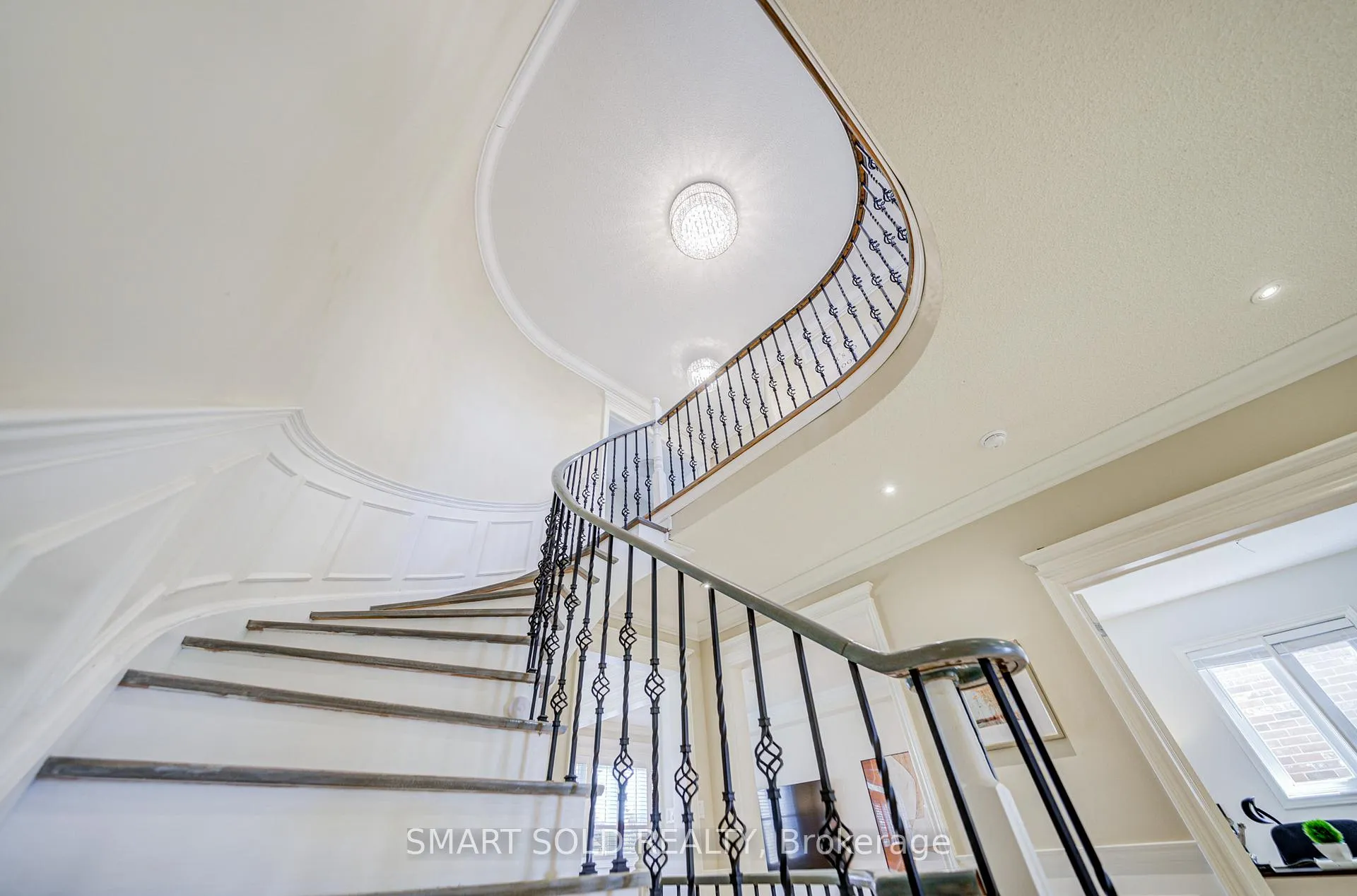 Photo 18 of 22 Beaton Avenue, Vaughan, Maple — HOMEH