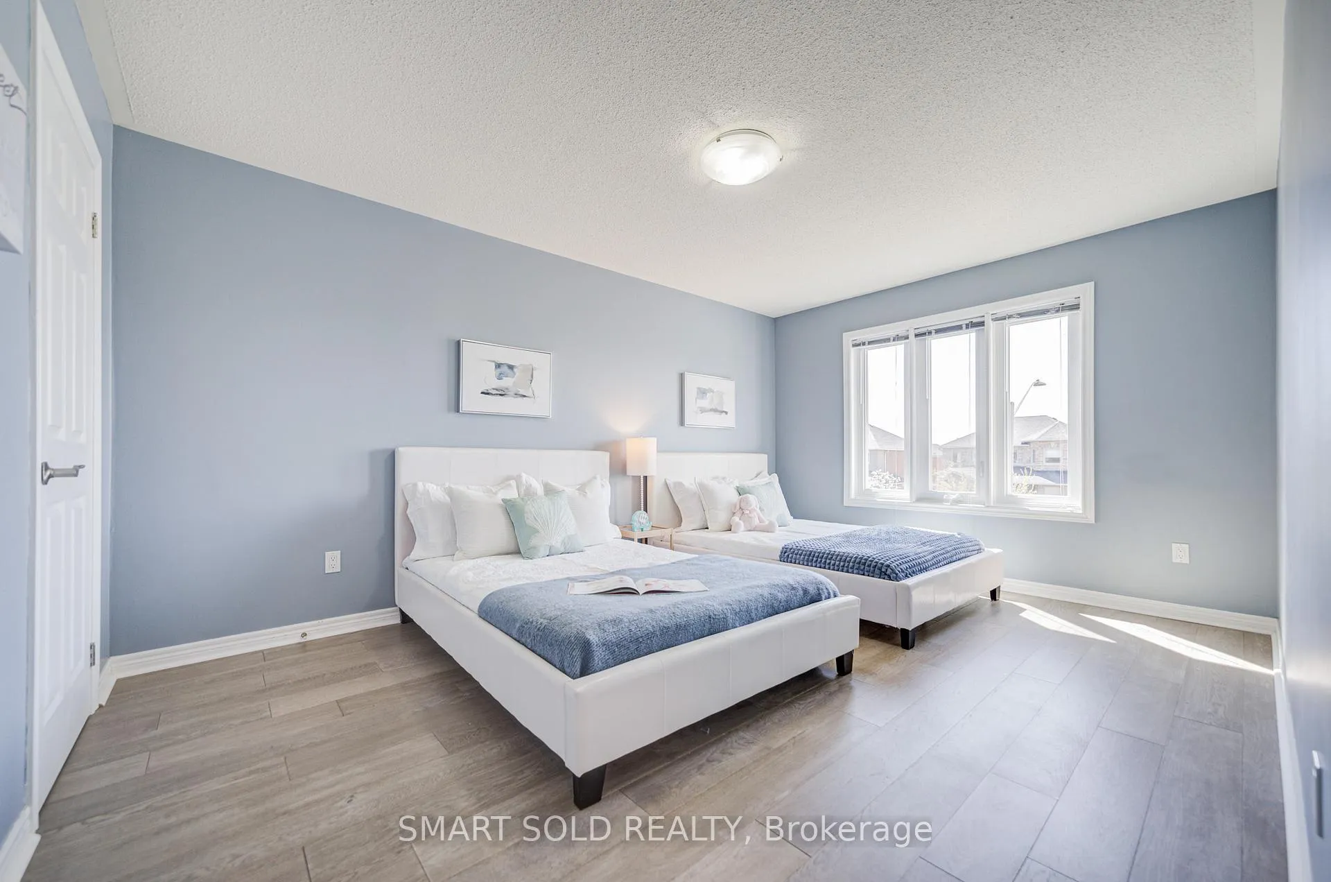 Photo 25 of 22 Beaton Avenue, Vaughan, Maple — HOMEH