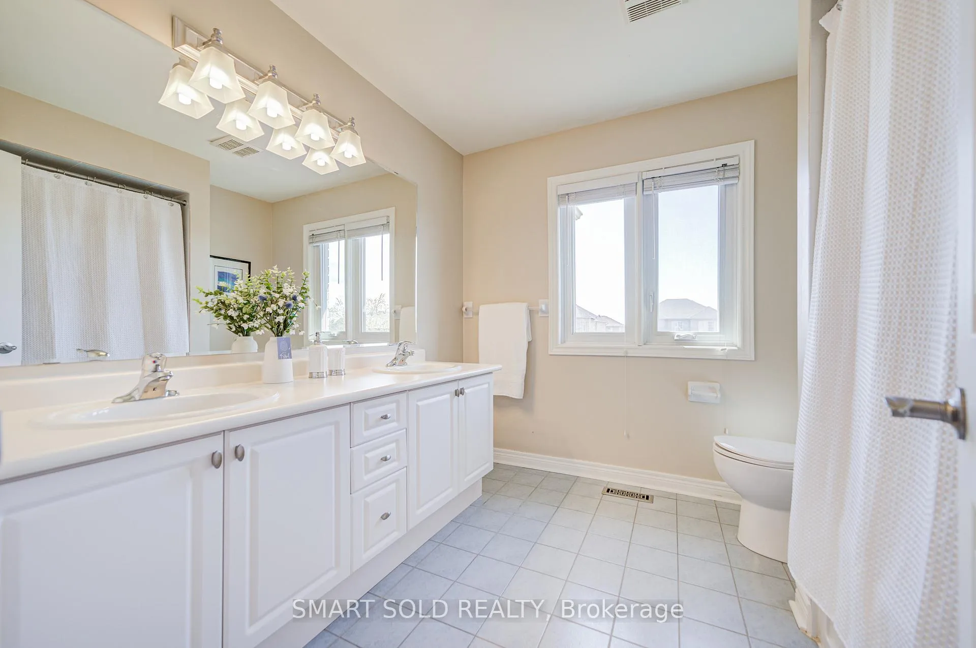Photo 28 of 22 Beaton Avenue, Vaughan, Maple — HOMEH