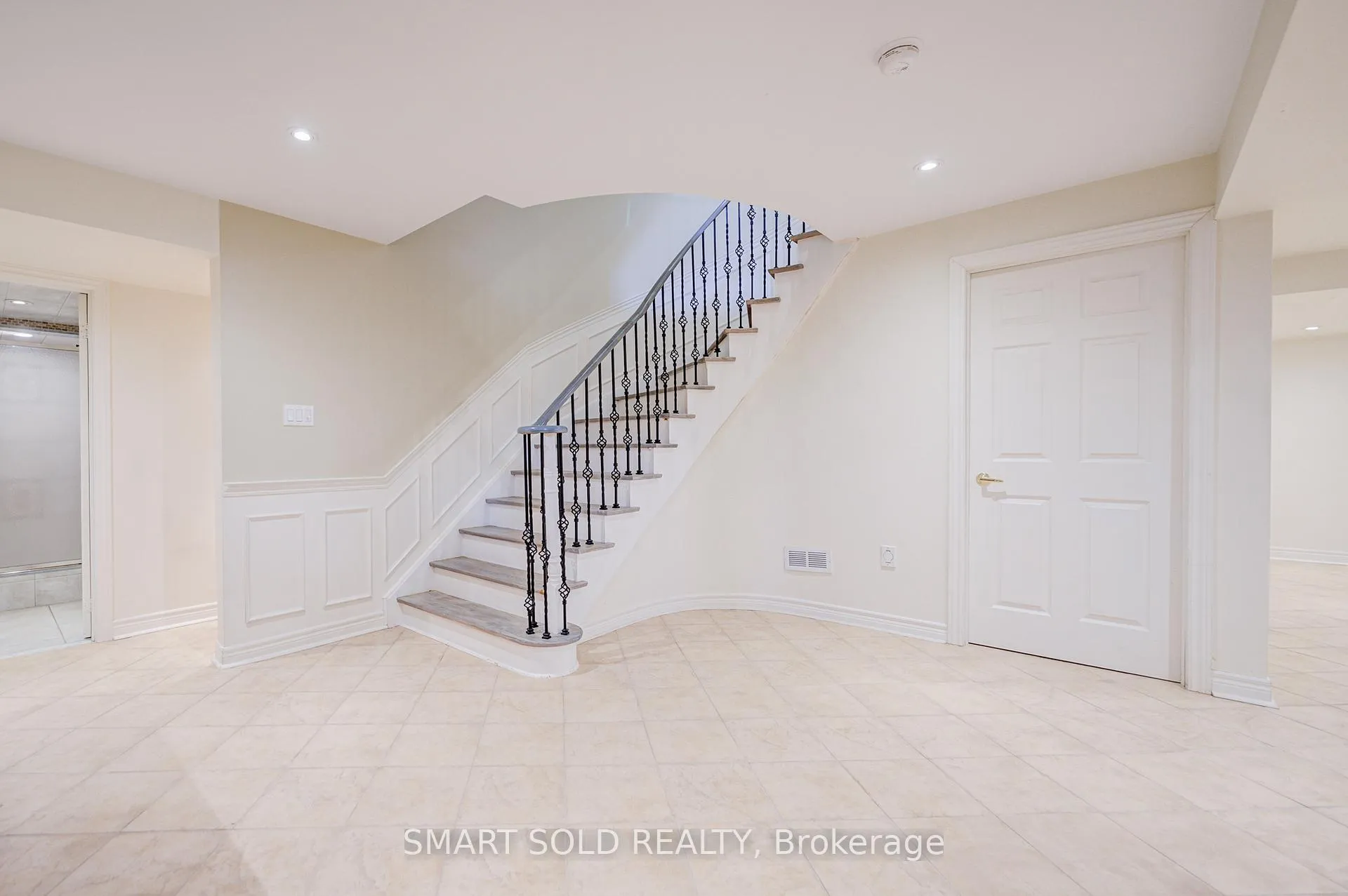 Photo 29 of 22 Beaton Avenue, Vaughan, Maple — HOMEH