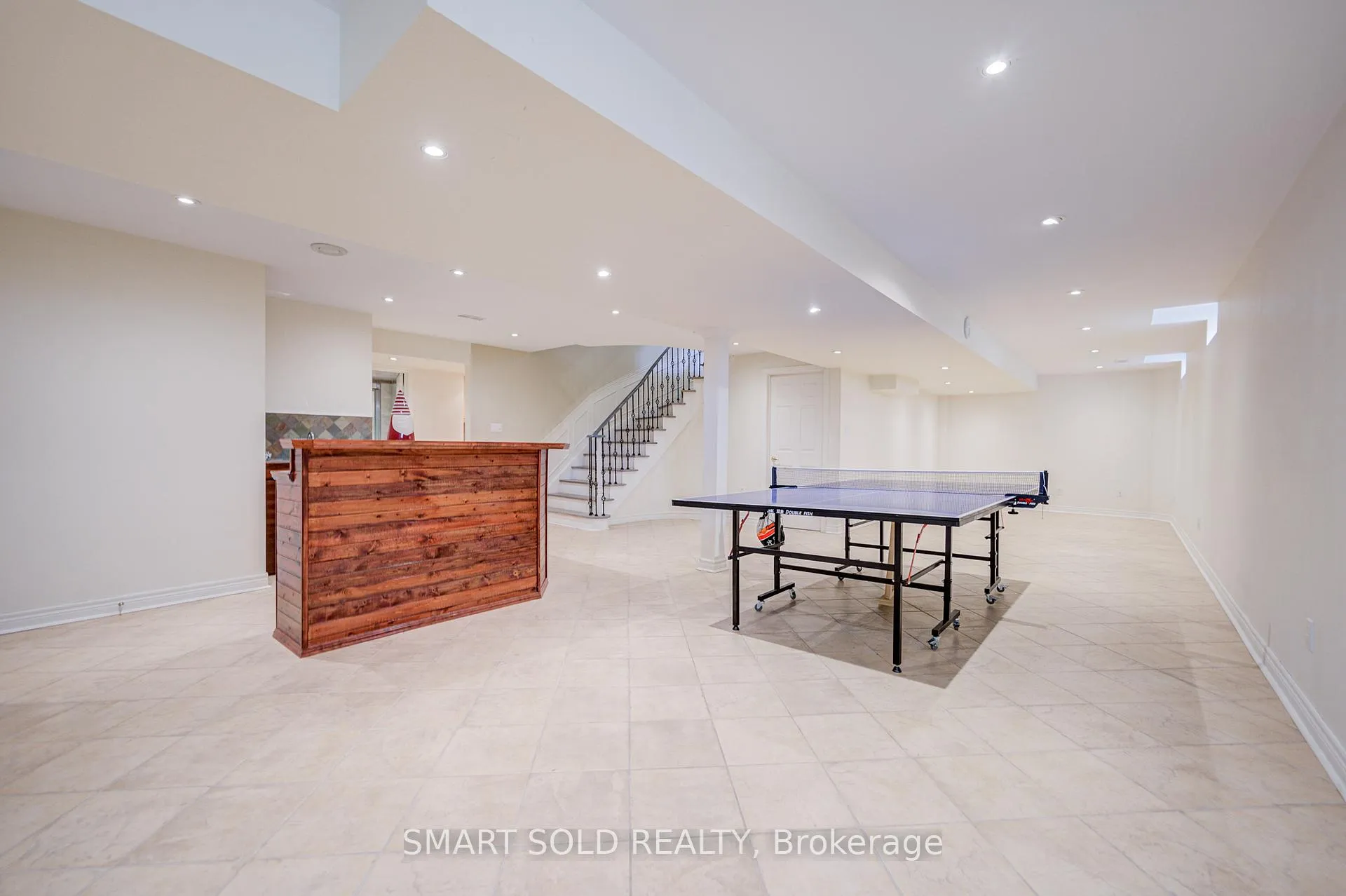 Photo 32 of 22 Beaton Avenue, Vaughan, Maple — HOMEH