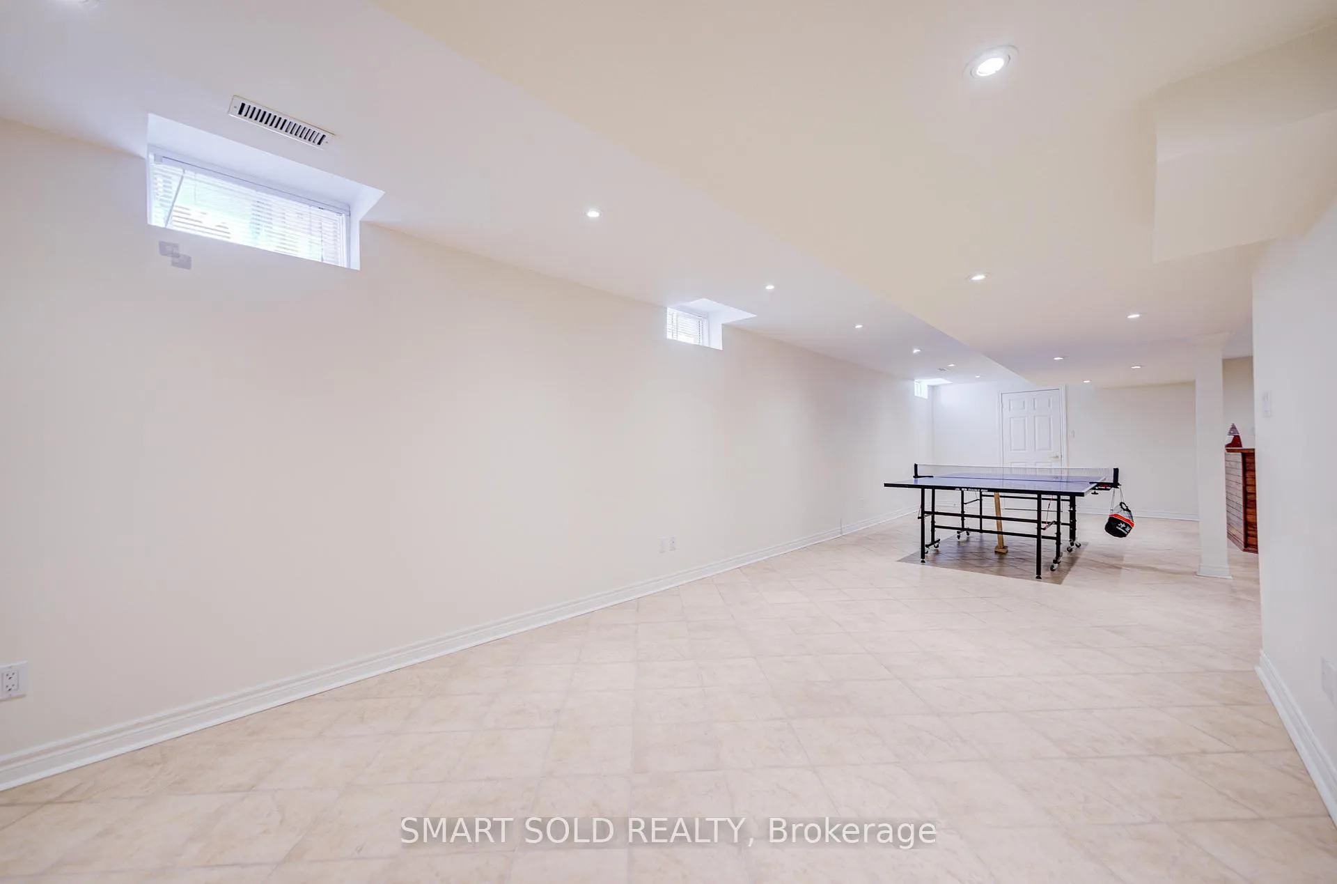 Photo 33 of 22 Beaton Avenue, Vaughan, Maple — HOMEH