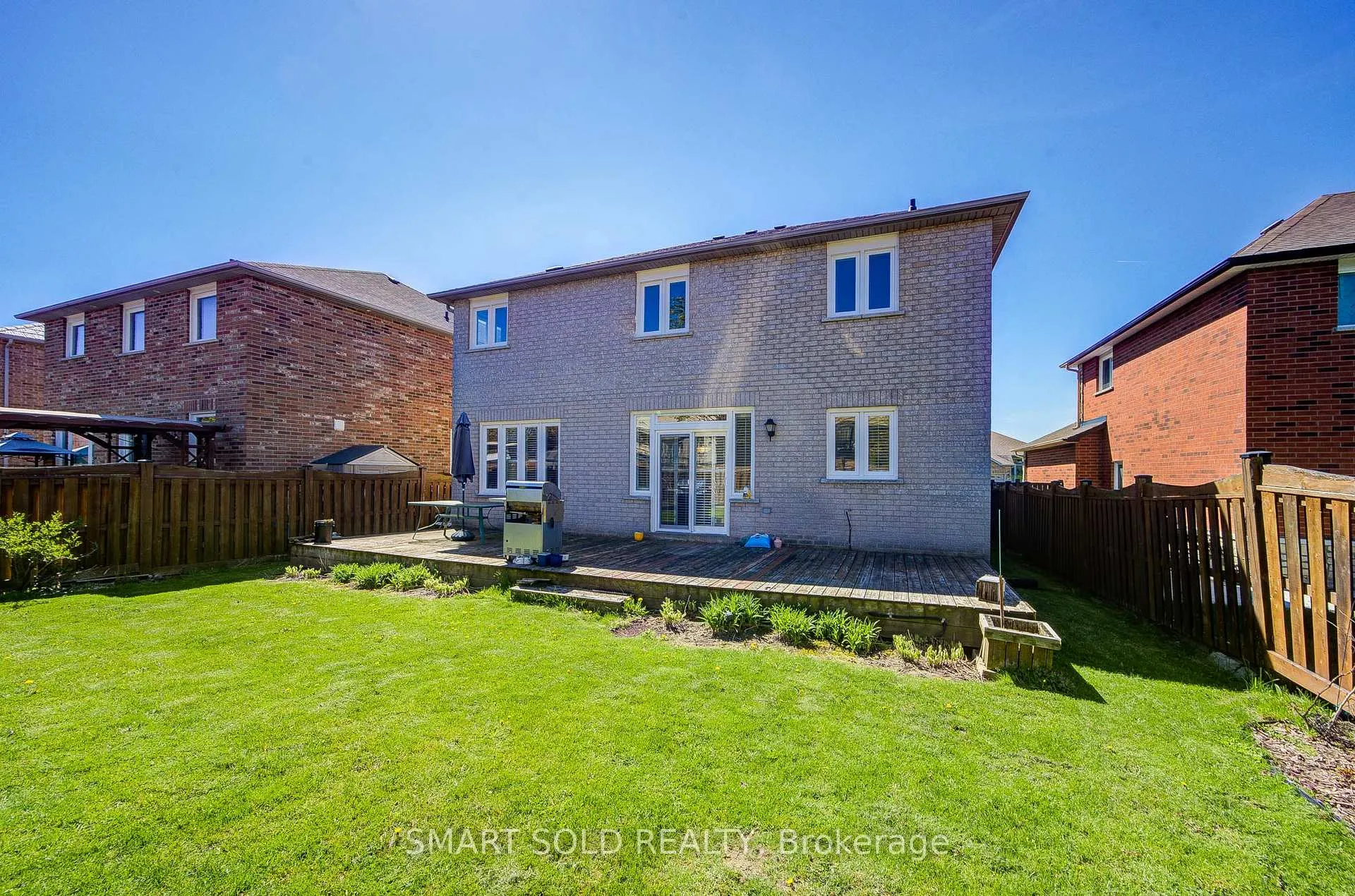 Photo 37 of 22 Beaton Avenue, Vaughan, Maple — HOMEH