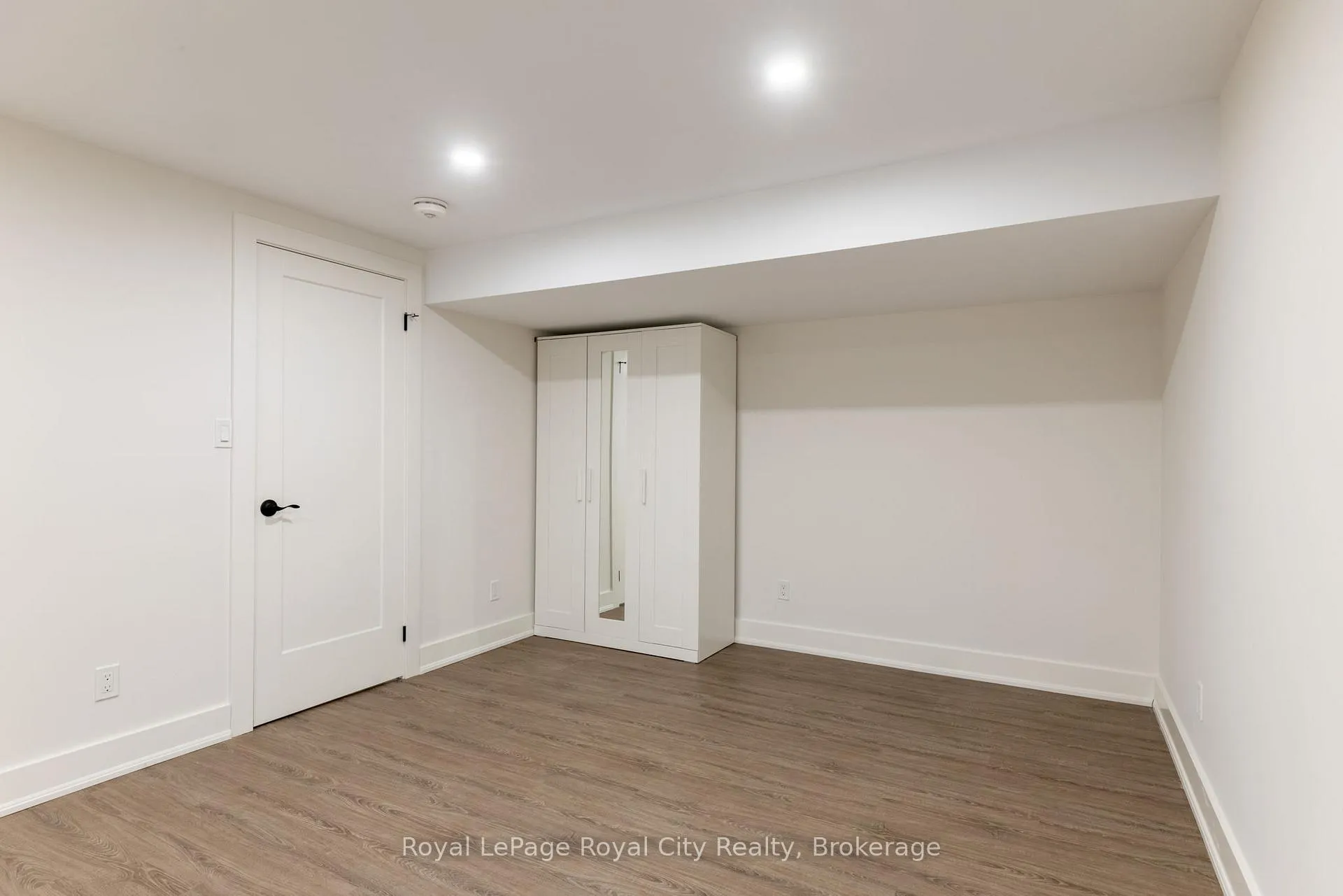 Photo 37 of 255 Normandy Avenue, Waterloo, Lincoln Village — HOMEH