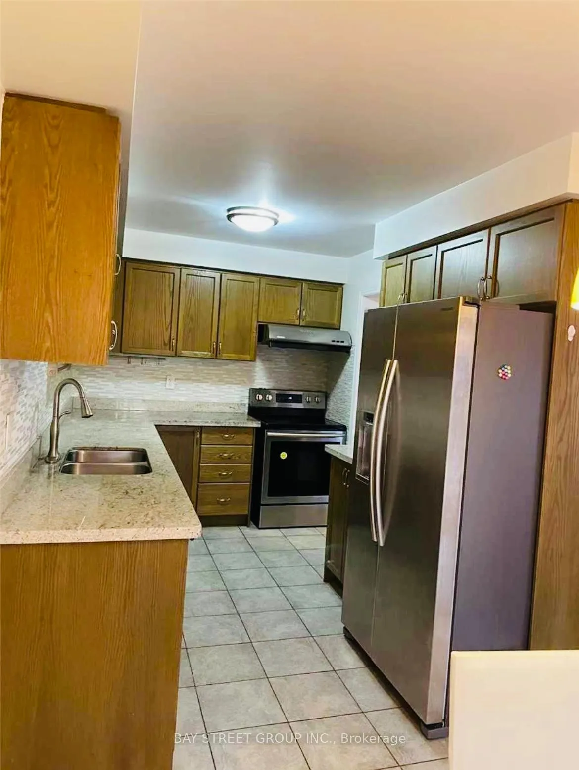 Photo 6 of 10 Cobblehill Court, Markham, Berczy — HOMEH