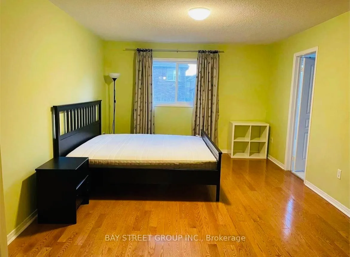 Photo 9 of 10 Cobblehill Court, Markham, Berczy — HOMEH