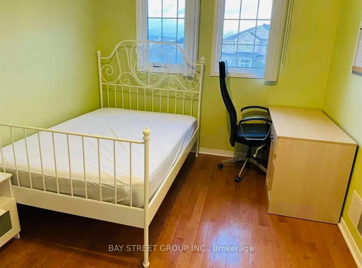 Photo 11 of 10 Cobblehill Court, Markham, Berczy — HOMEH