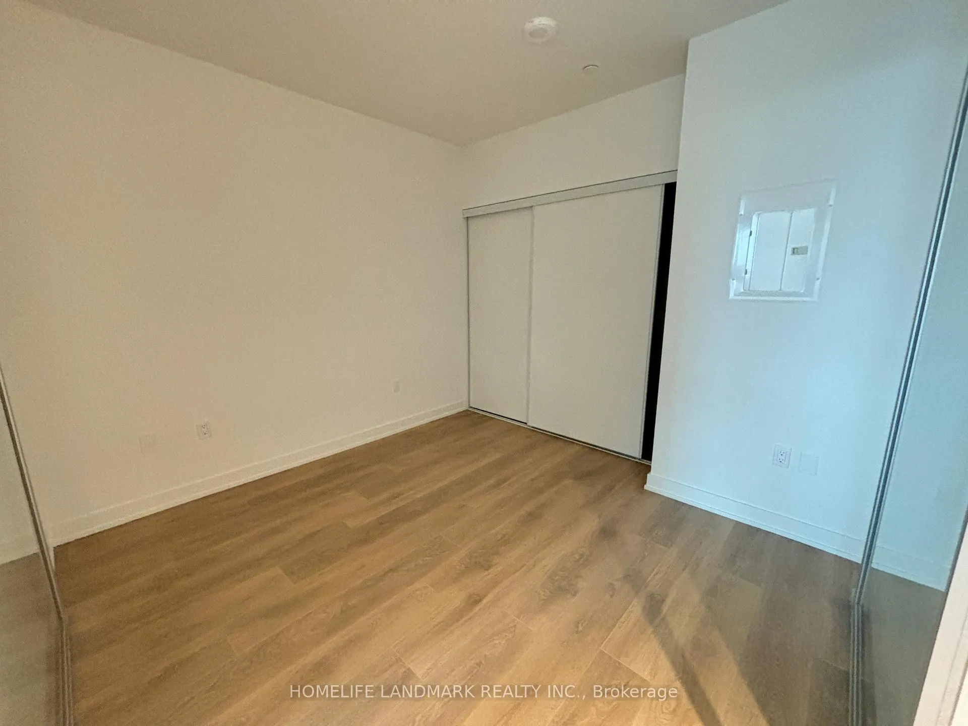 Photo 7 of Unit 609, 117 Broadway Avenue, Toronto, Mount Pleasant West — HOMEH