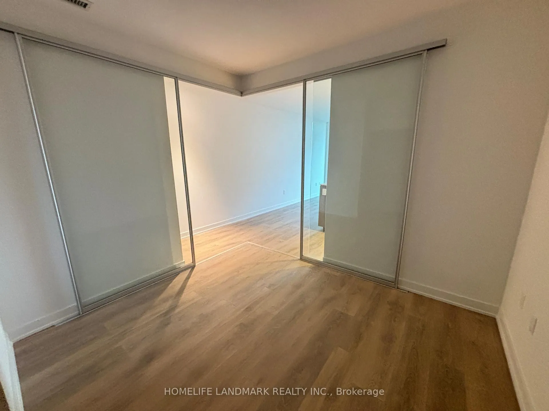 Photo 8 of Unit 609, 117 Broadway Avenue, Toronto, Mount Pleasant West — HOMEH