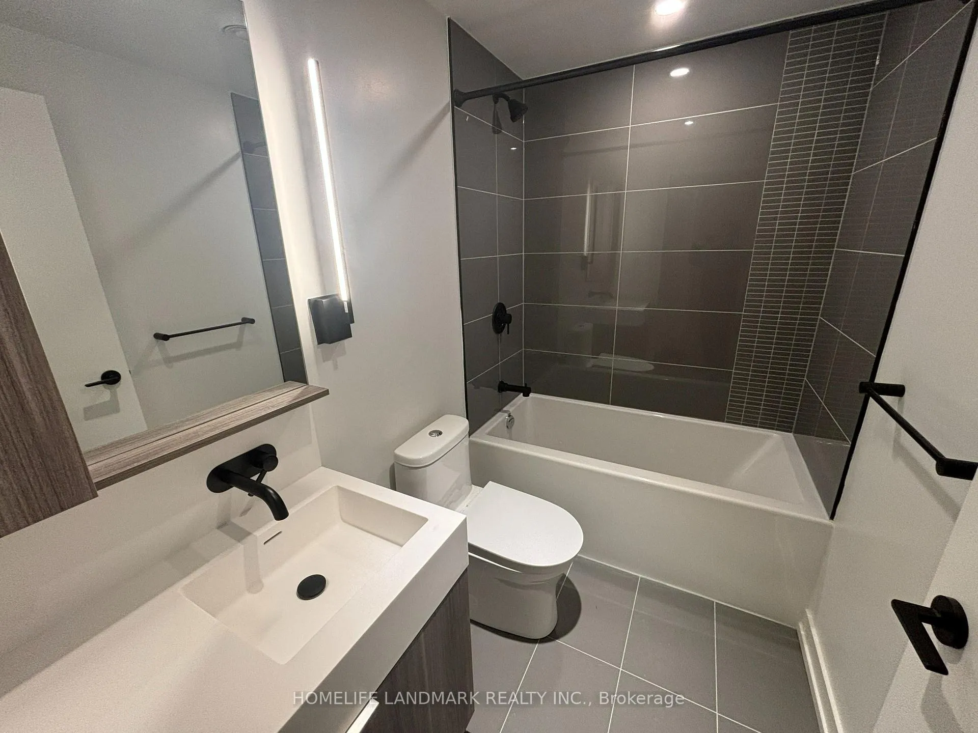 Photo 9 of Unit 609, 117 Broadway Avenue, Toronto, Mount Pleasant West — HOMEH