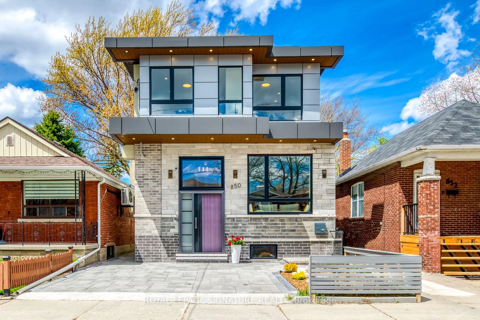 Front of 850 Cosburn Avenue