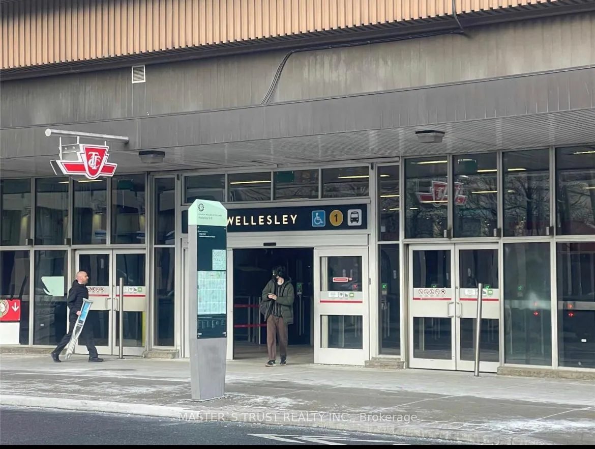 Photo 18 of Unit 1402, 22 Wellesley Street E, Toronto, Church-Yonge Corridor — HOMEH