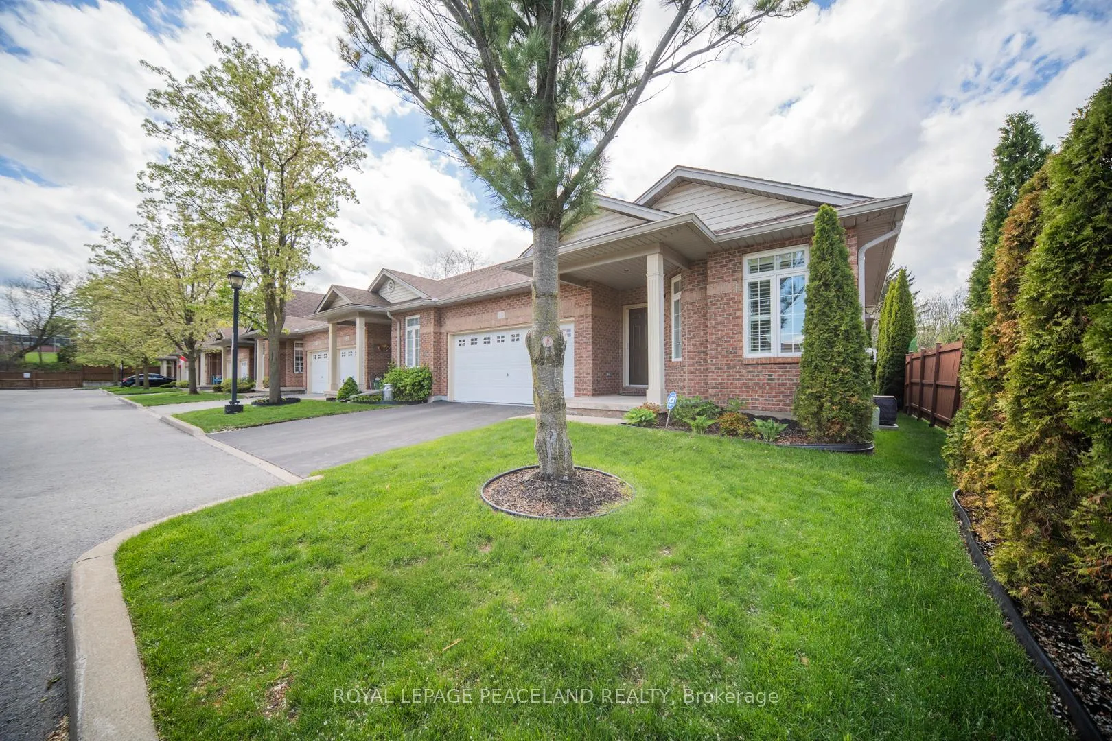 Photo 2 of Unit 11, 5595 Drummond Road, Niagara Falls, Hospital — HOMEH