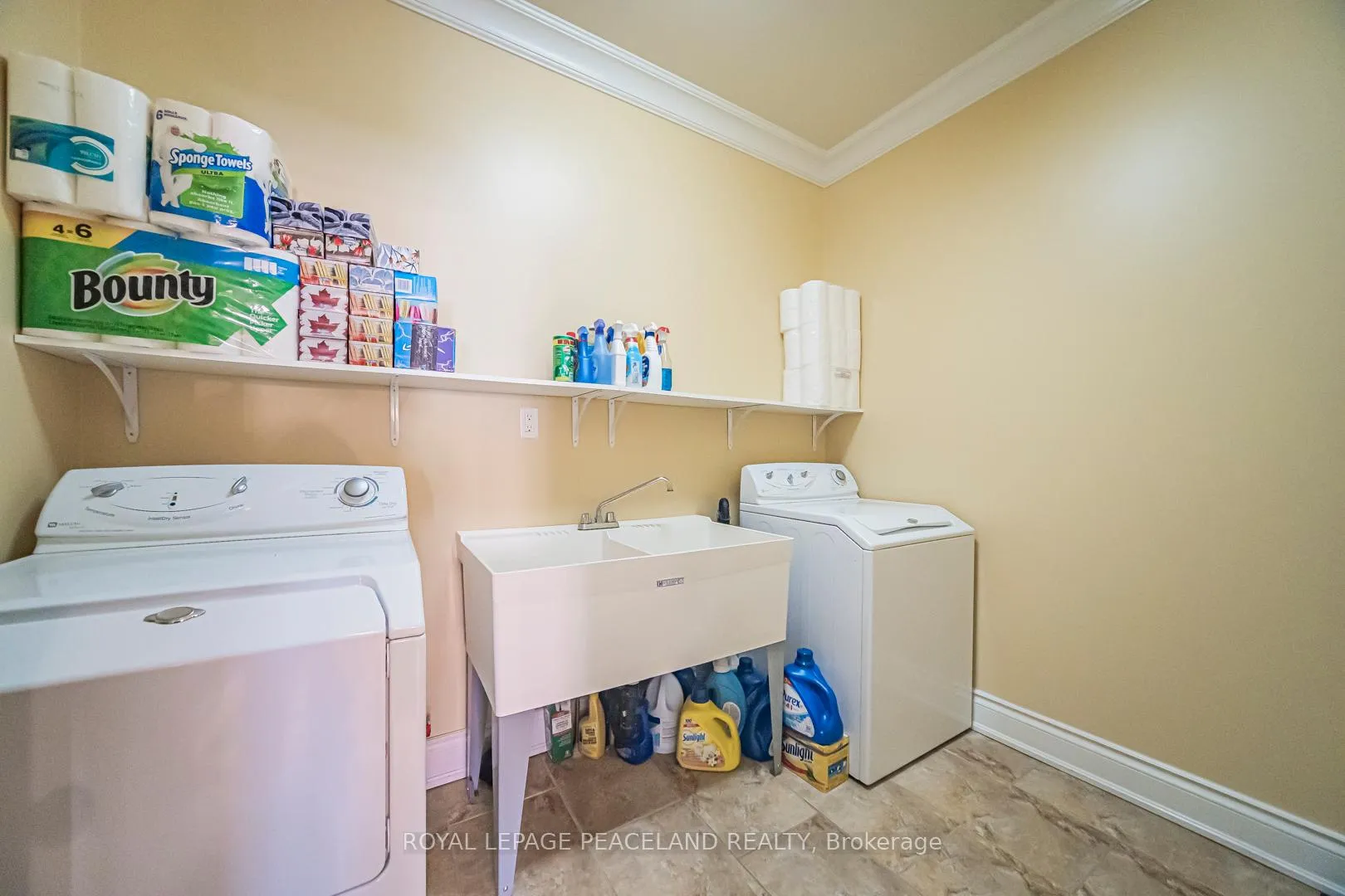 Photo 10 of Unit 11, 5595 Drummond Road, Niagara Falls, Hospital — HOMEH