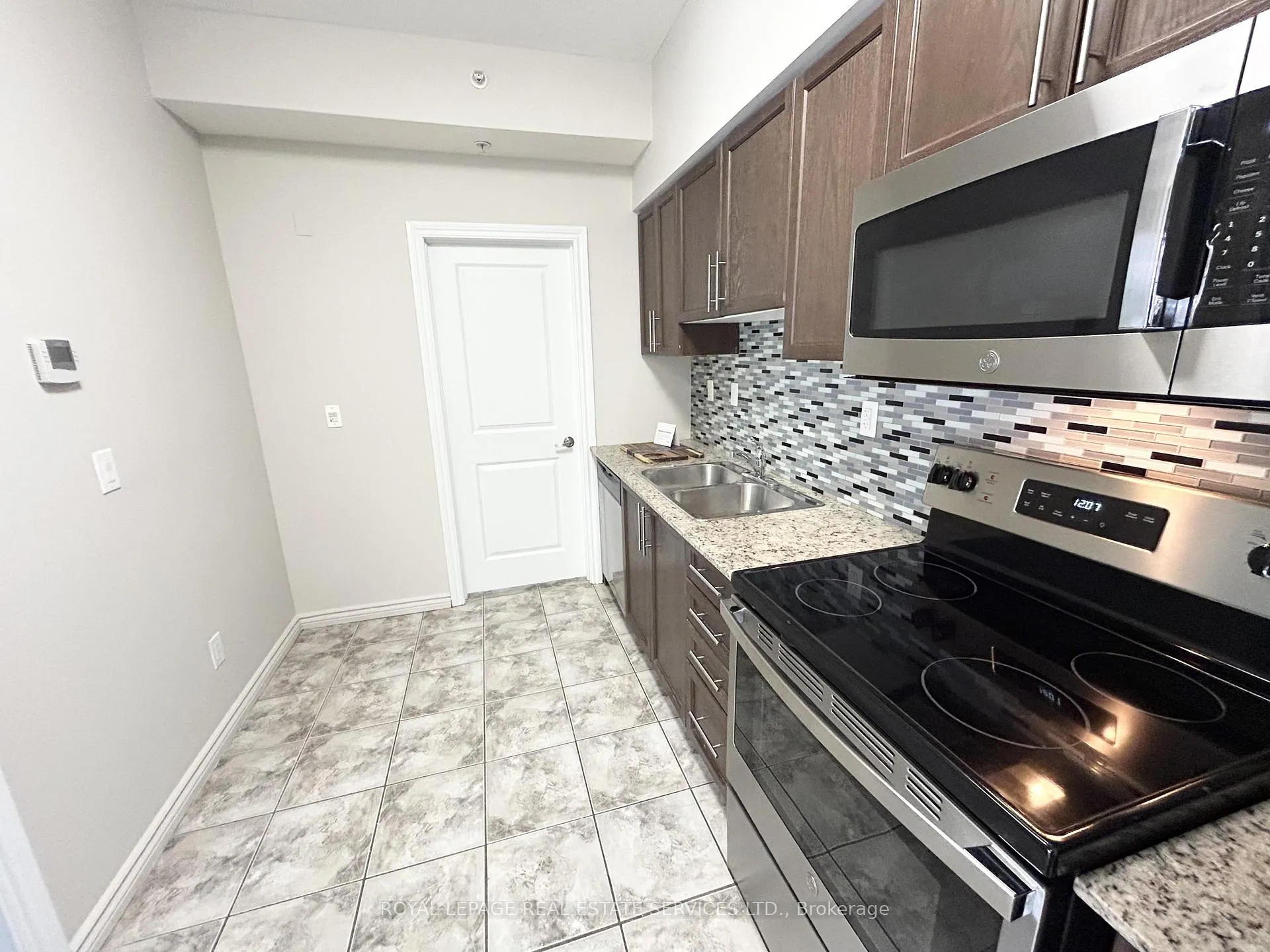 Photo 9 of Unit 304, 7 Rittenhouse Road, Kitchener — HOMEH