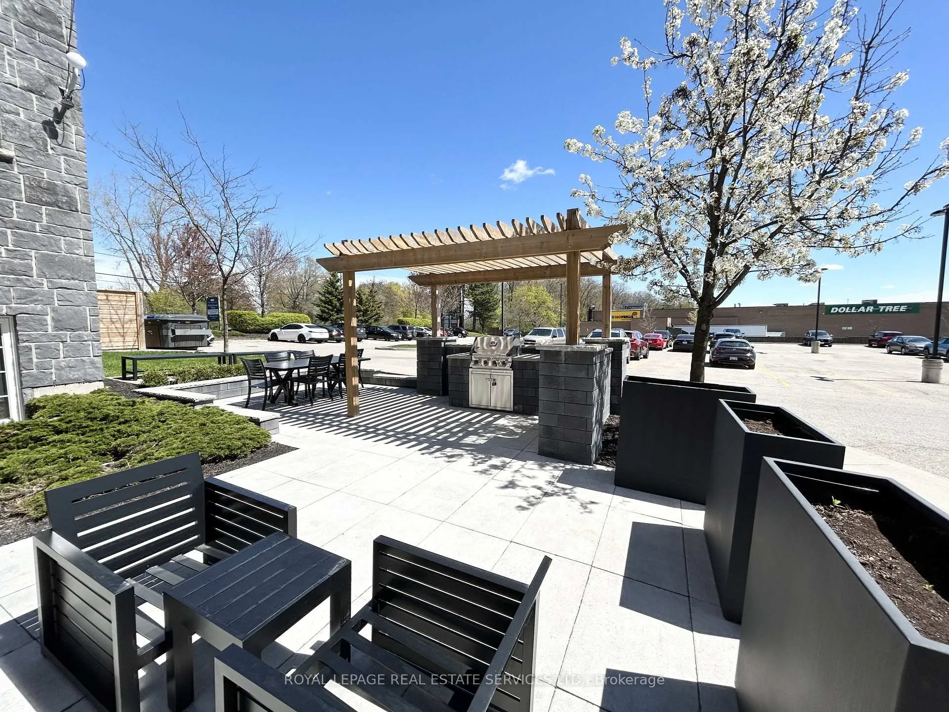 Photo 18 of Unit 304, 7 Rittenhouse Road, Kitchener — HOMEH