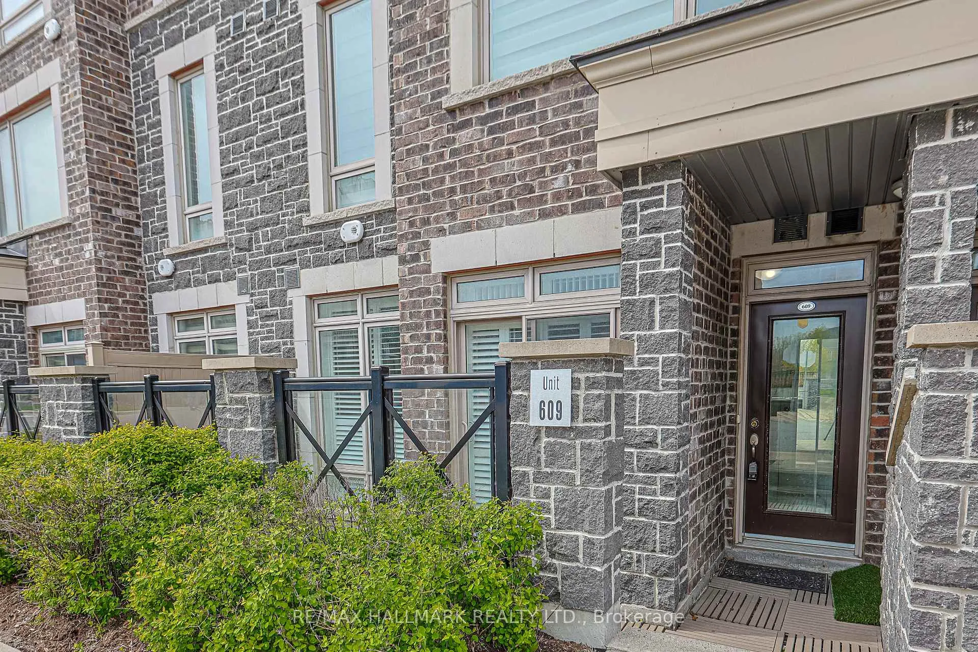 Photo 3 of Unit 609, 50 Dunsheath Way, Markham, Cornell — HOMEH