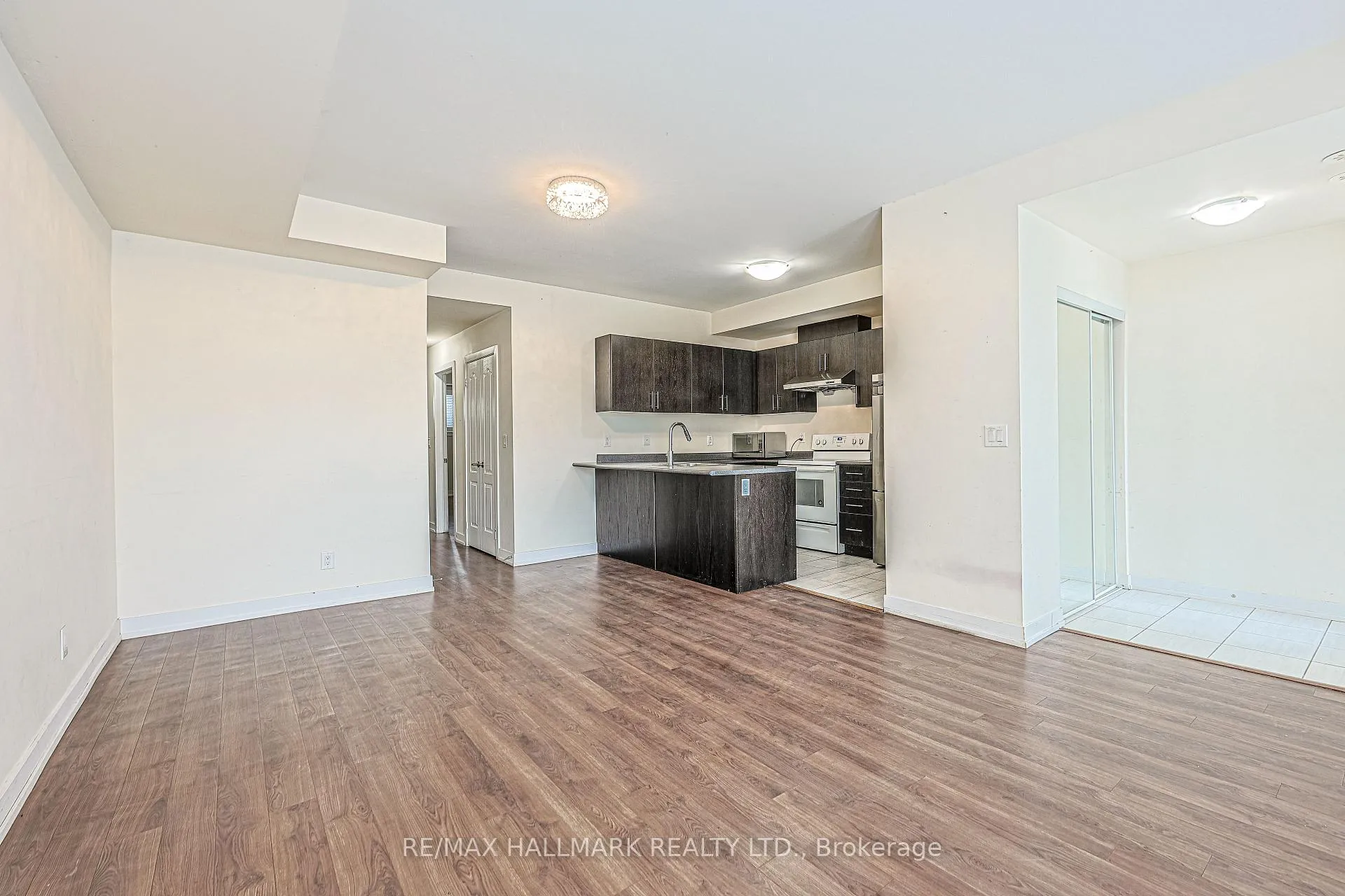 Photo 8 of Unit 609, 50 Dunsheath Way, Markham, Cornell — HOMEH